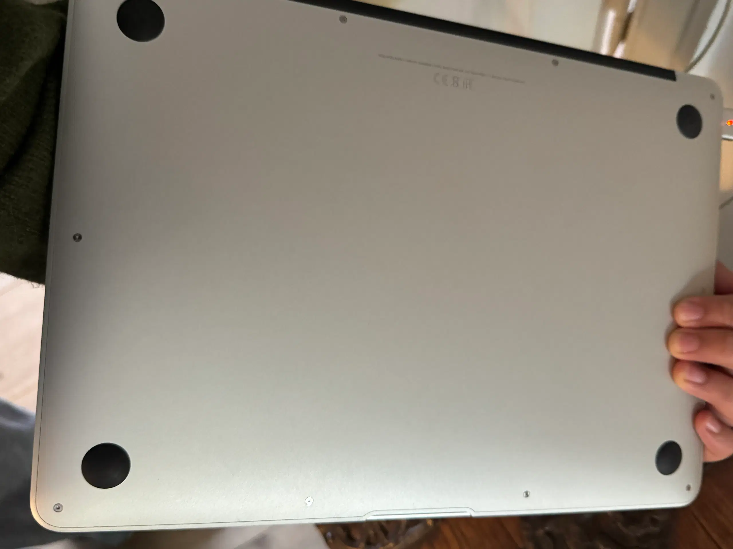 MacBook Air – BILLIG