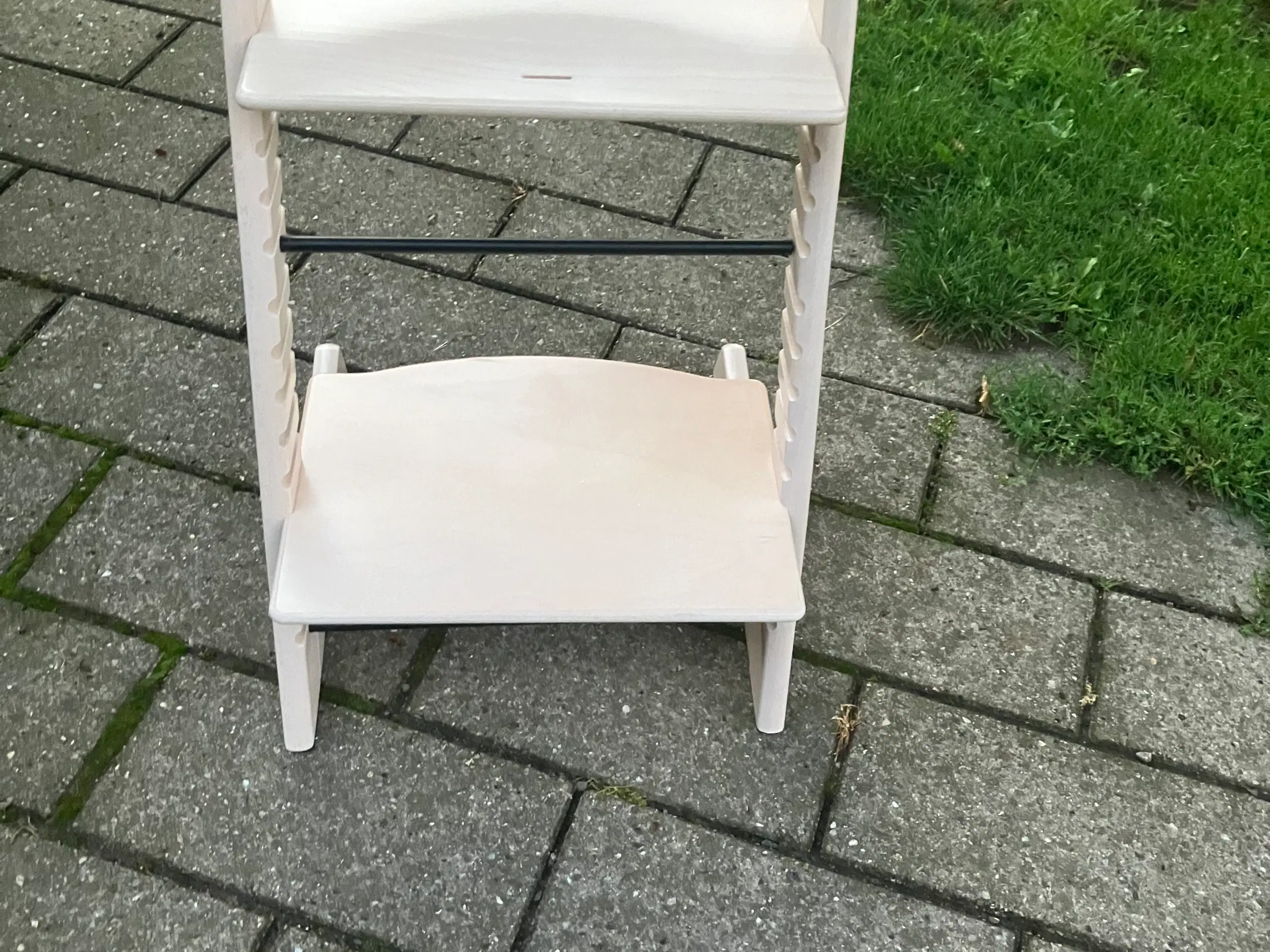 Den flotteste stokke trip trap stol i White Wash