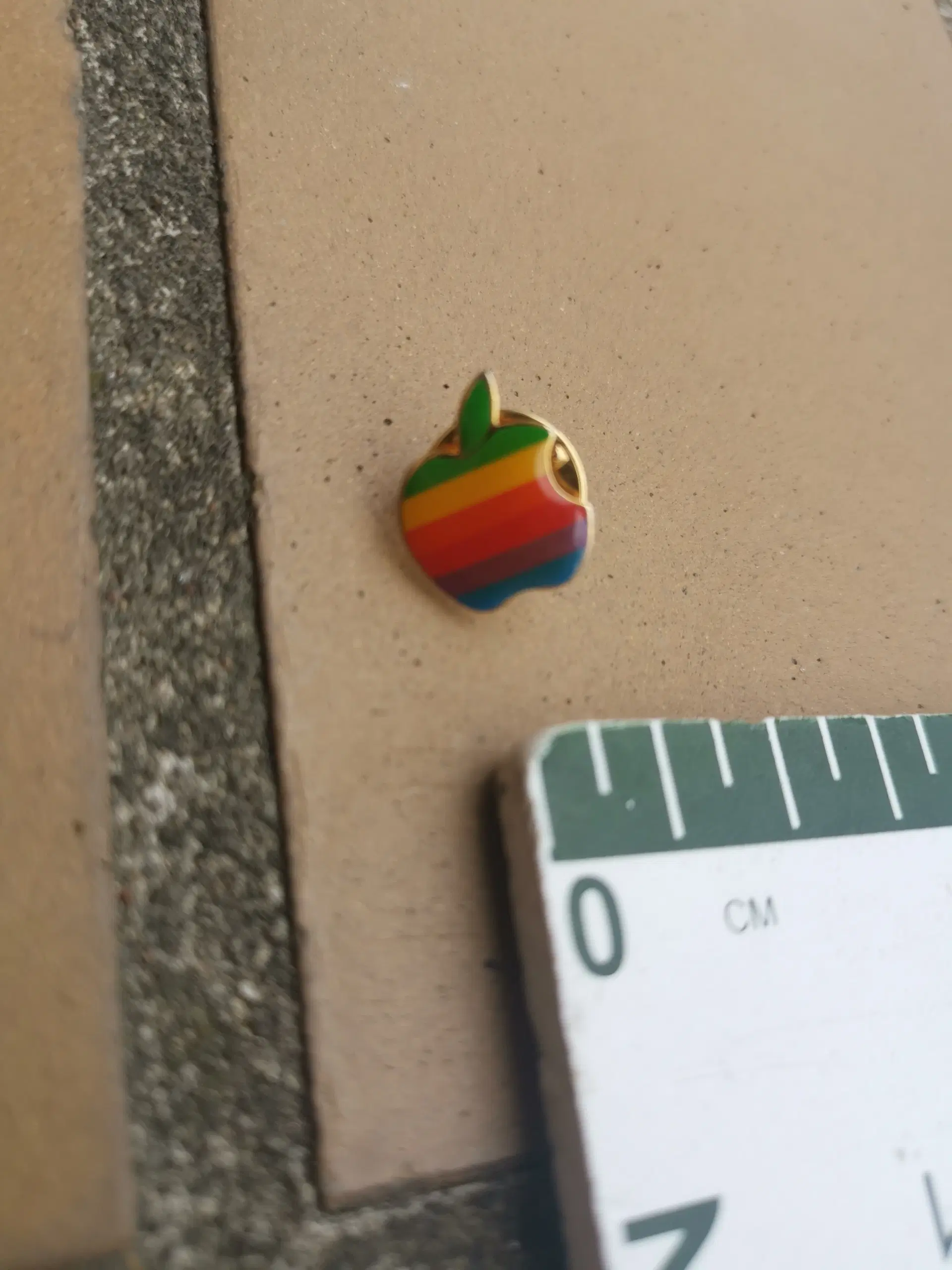 Gammel Retro Regnbue farvet Apple Logo Pin f 90'er