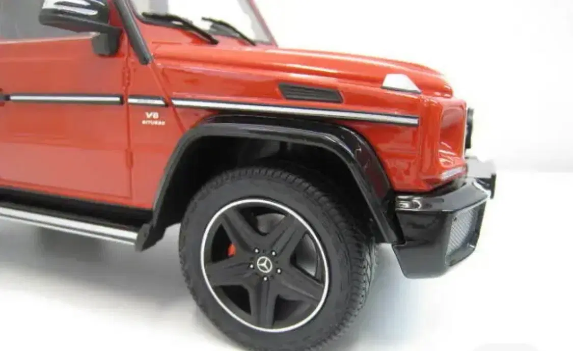 1:18 Mercedes G63 AMG Crazy Color