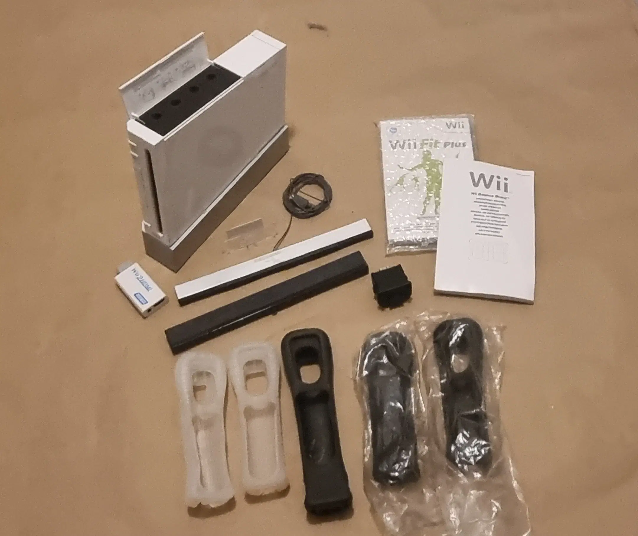 Nintendo Wii (RVL-001 med GameCube porte) mm