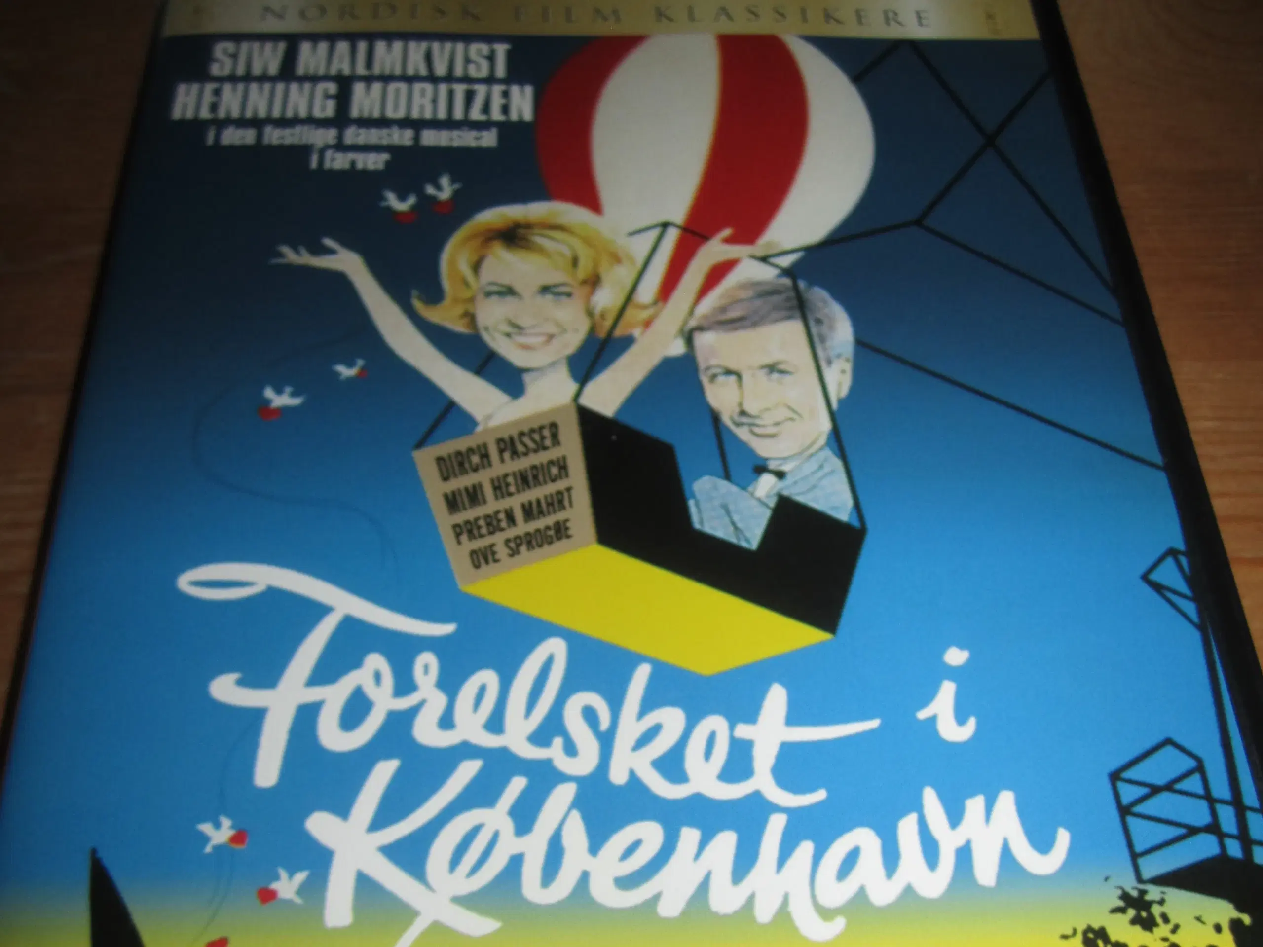 Nordisk Film Klassikere. FORELSKET I KØBENHAVN.