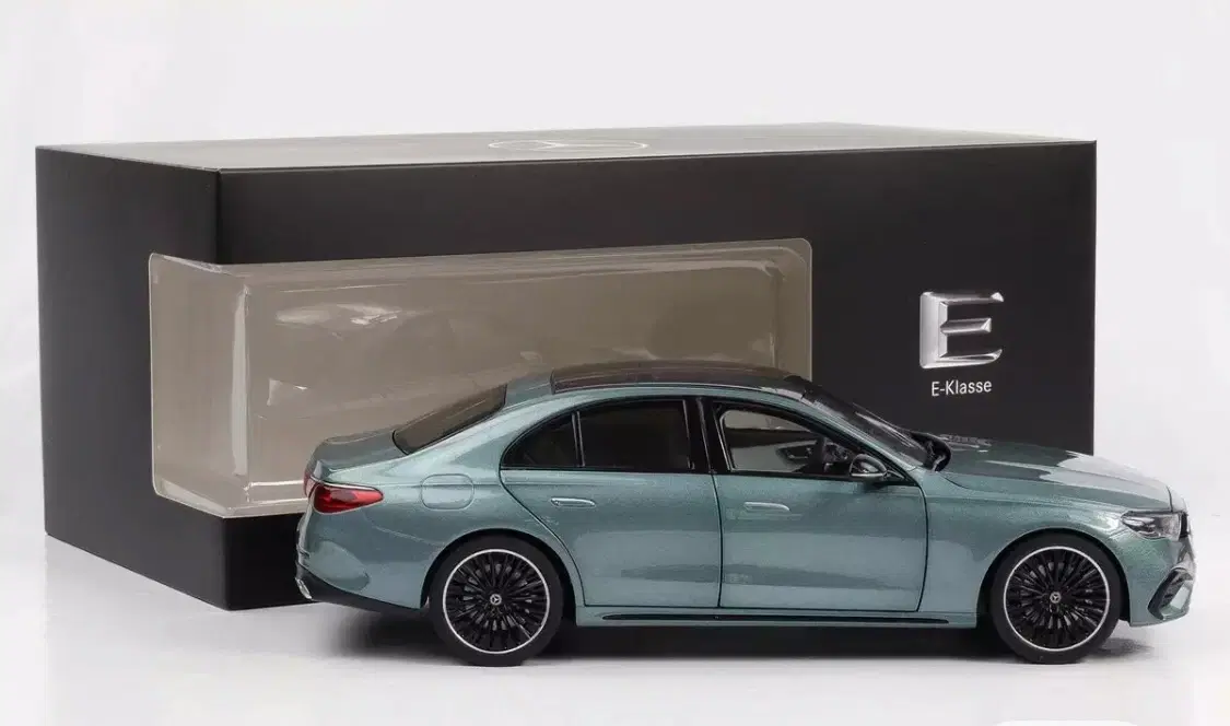 1:18 Mercedes E-Class W214 2024