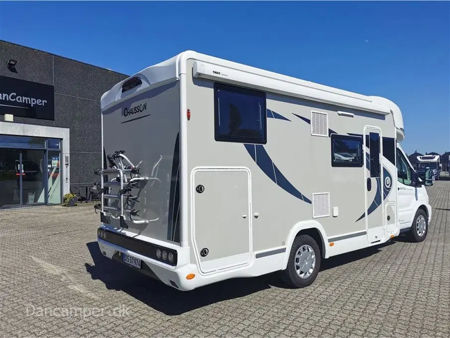 2022 - Chausson Titanium 627 GA Premium   Enkeltsenge + hæve-/sænkeseng 5 selepladser 4 sovepladser mulighed for 5 170Hk Aut Bi-Xeneon med ledlysmeget udstyr