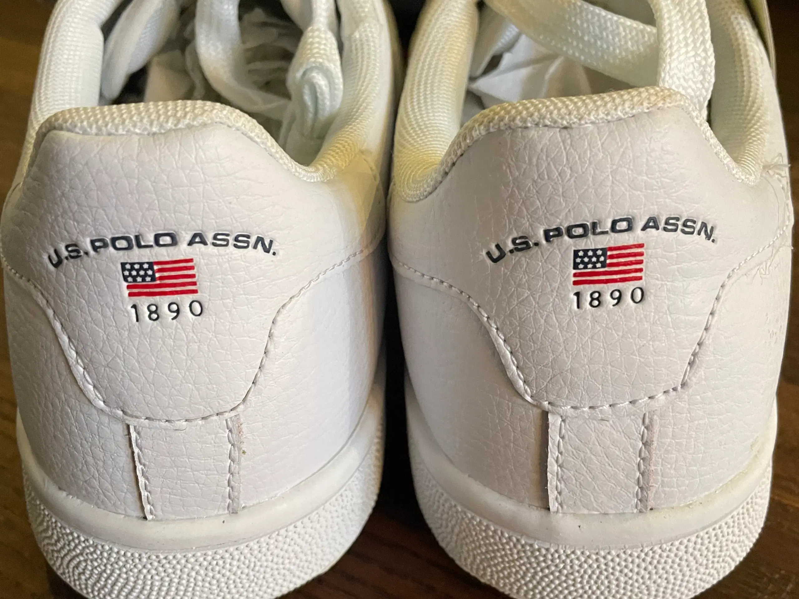 Sneakers hvide Polo str 42 nye i æske