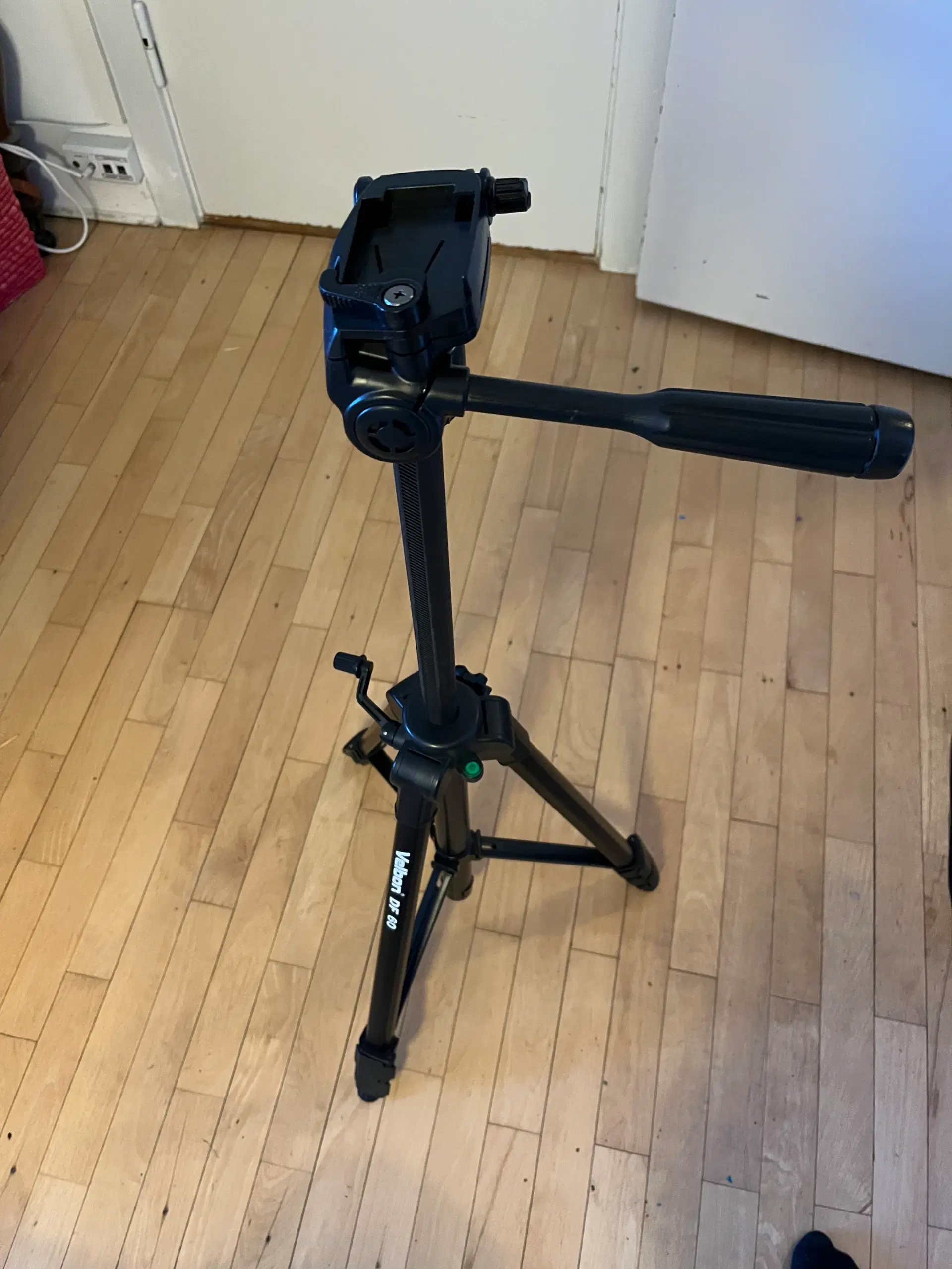 Velbon Tripod DF-60