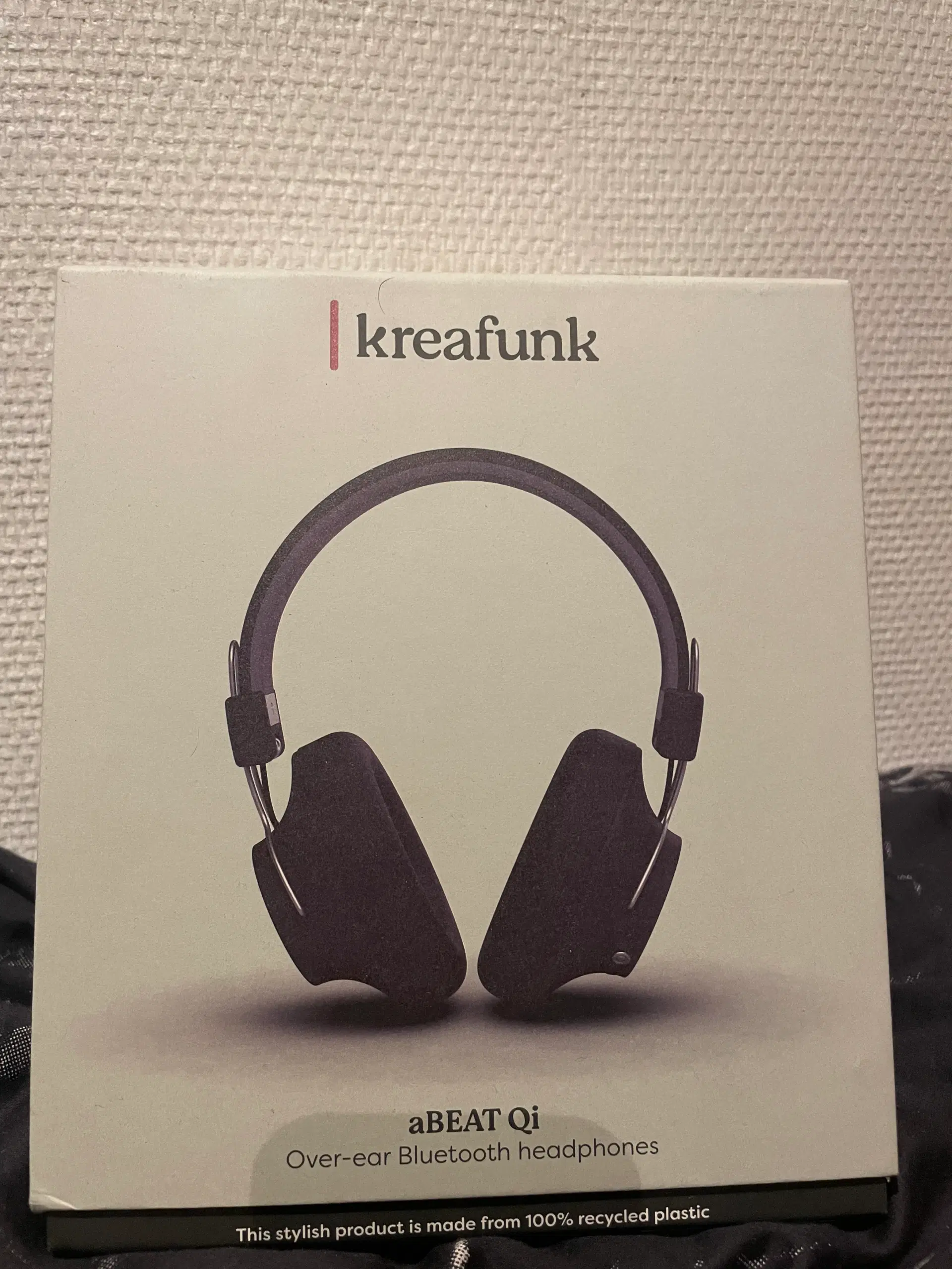 Kreafunk aBEAT Qi Over-Ear Bluetooth headphones