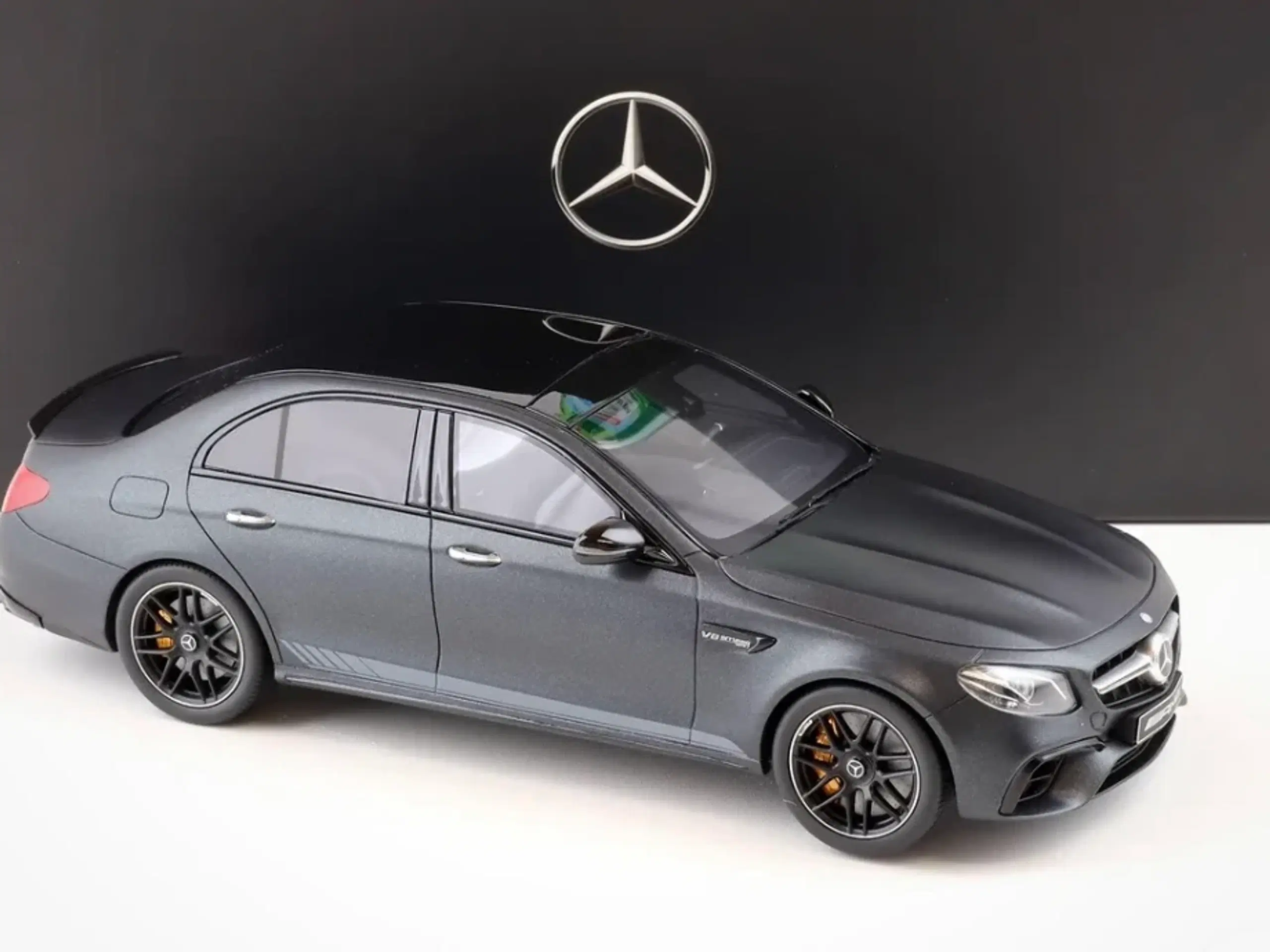 1:18 Mercedes E 63 S AMG