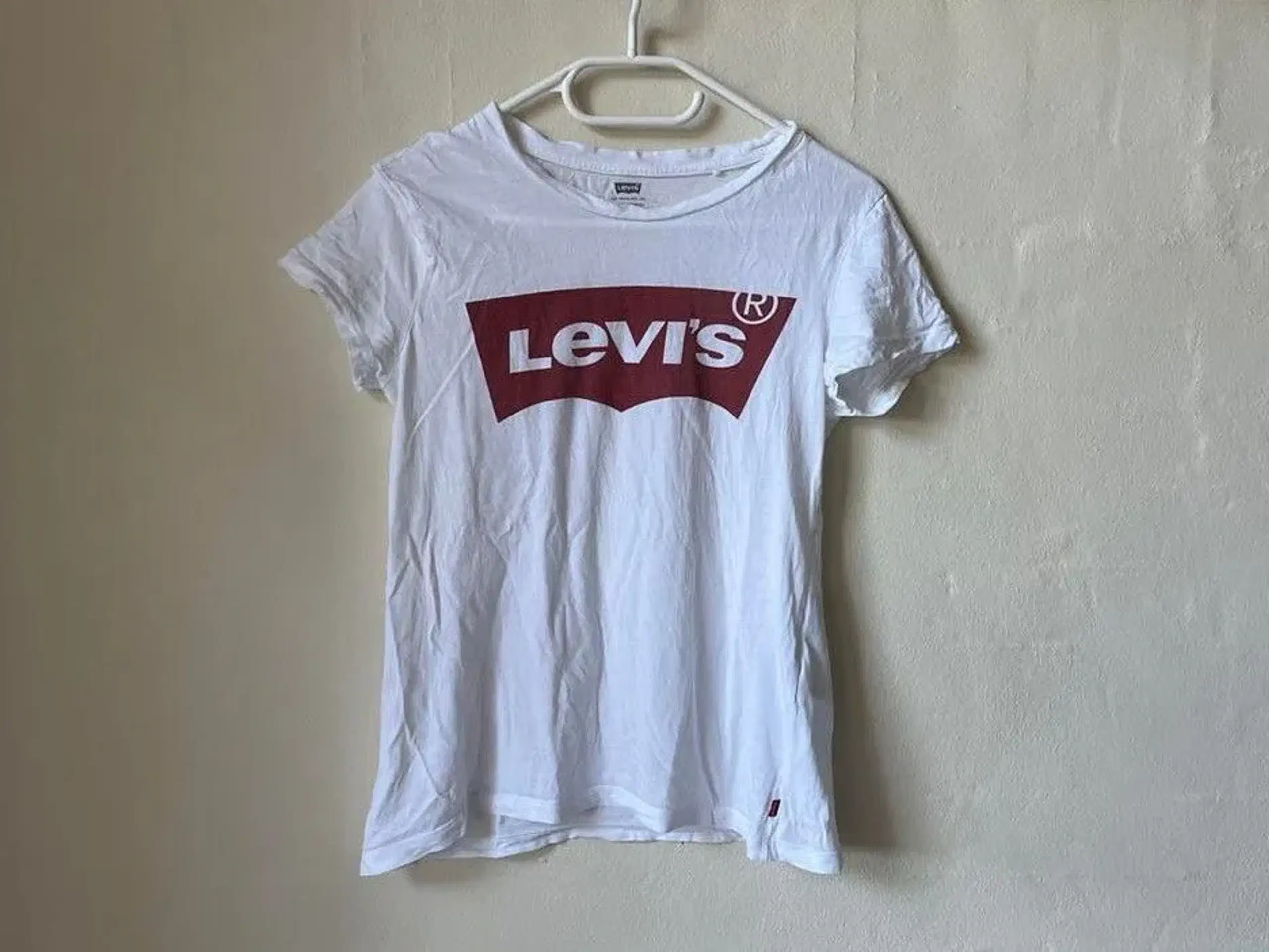 Levi's t-shirt