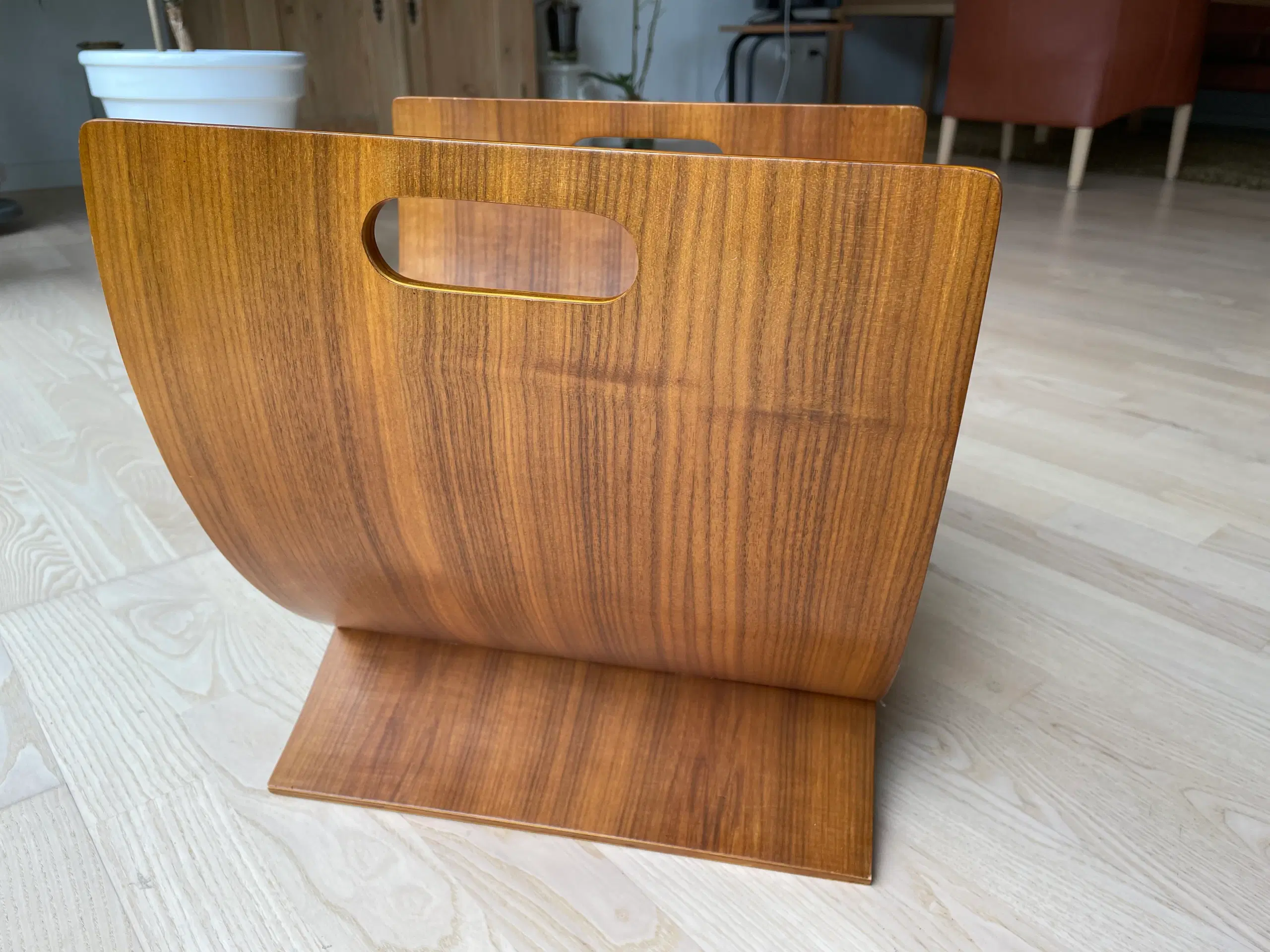 Magasin Holder Teak