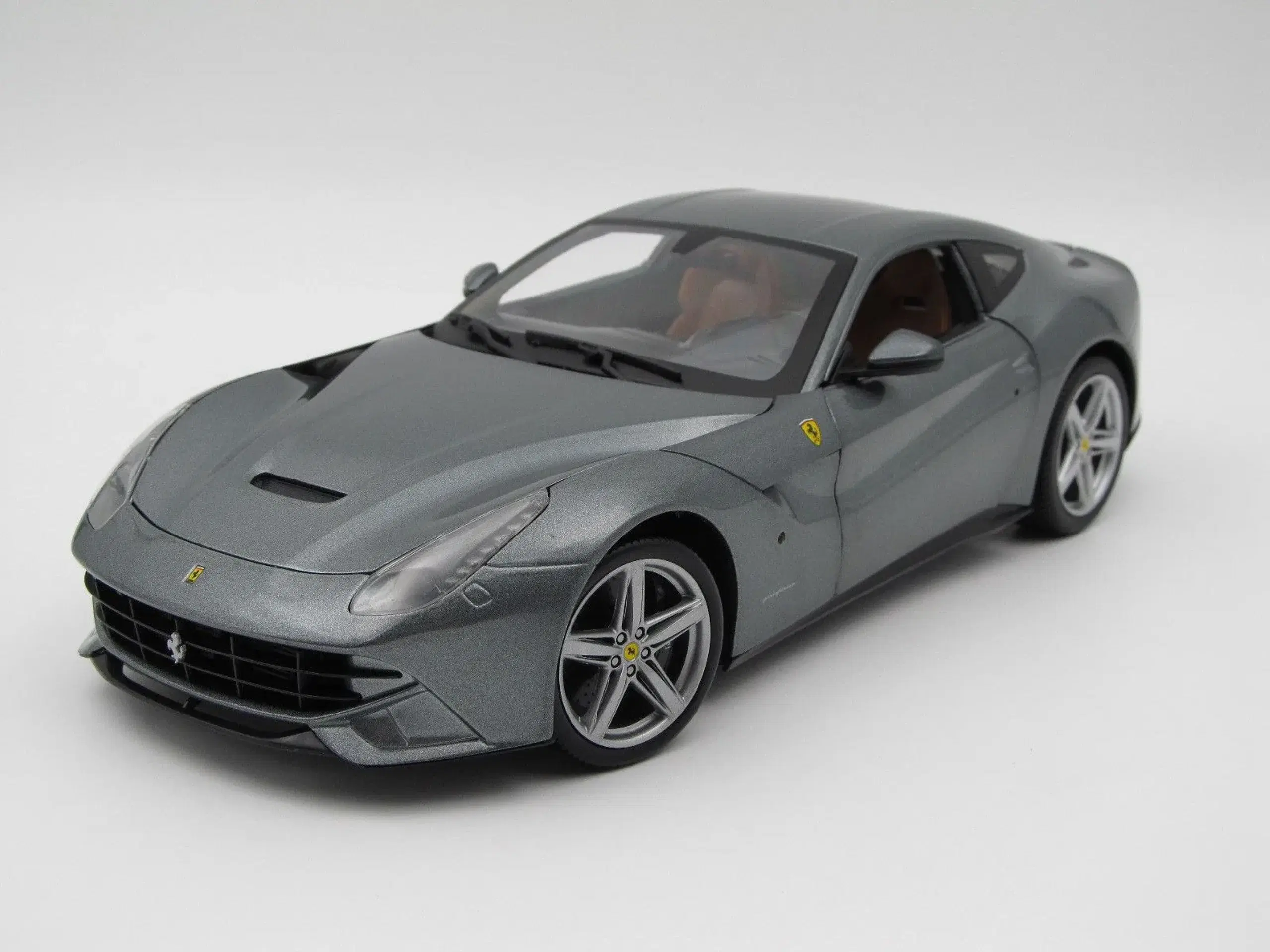 2012 Ferrari F12 Berlinetta 1:18