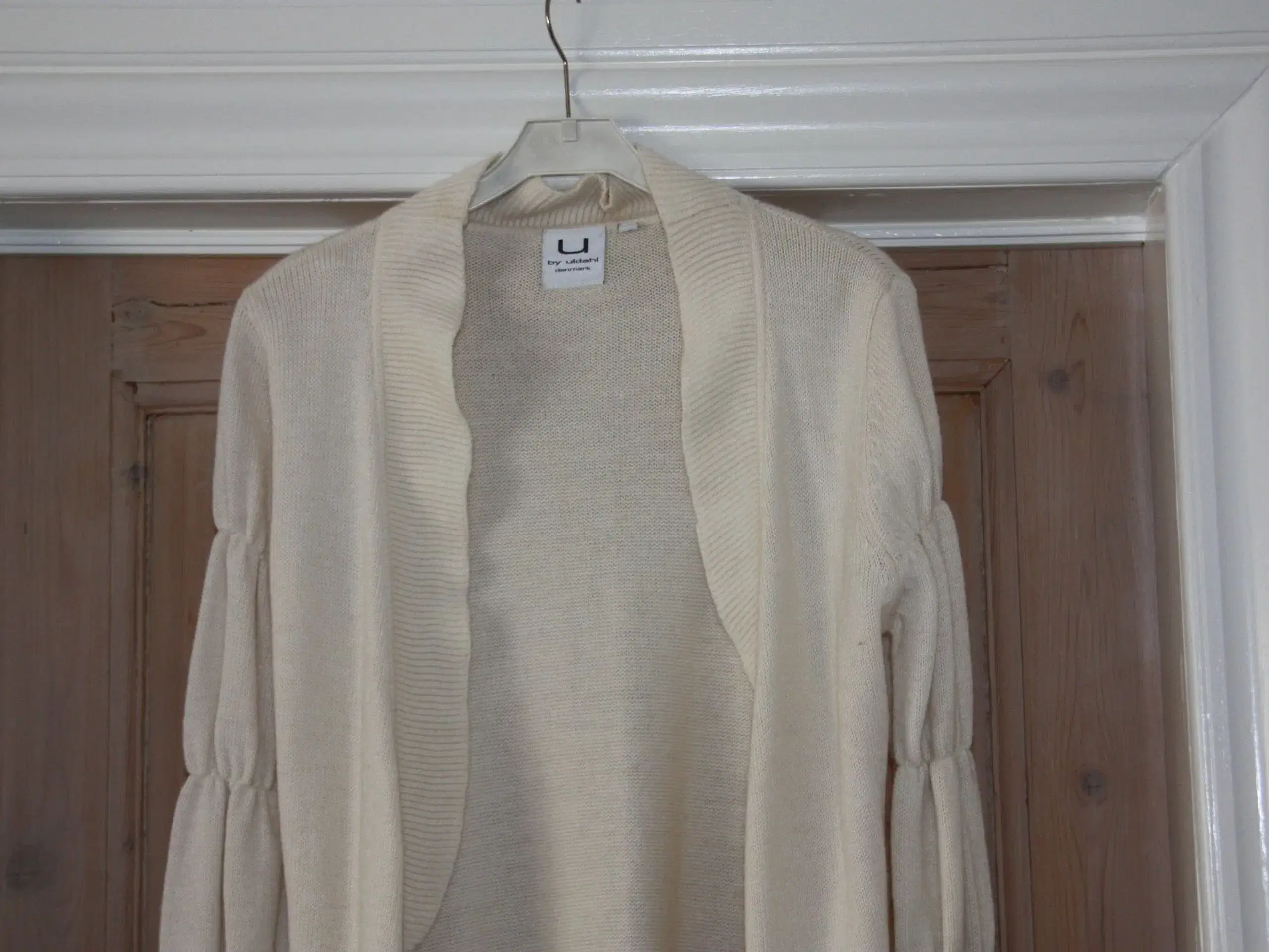 Uldahl cardigan str S som ny 50 % uld 50 % akryl