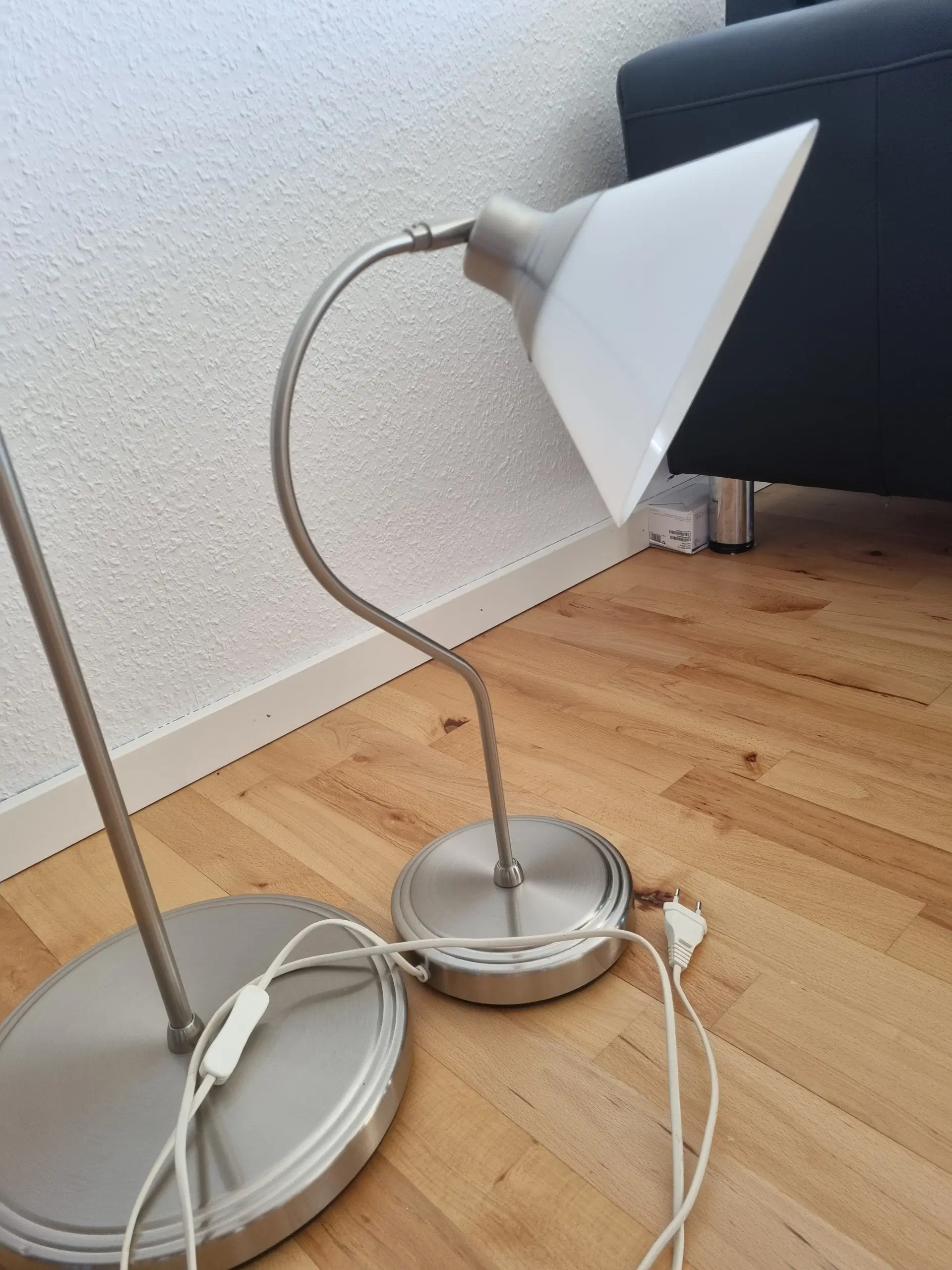 Gulvlampe og bordlampe