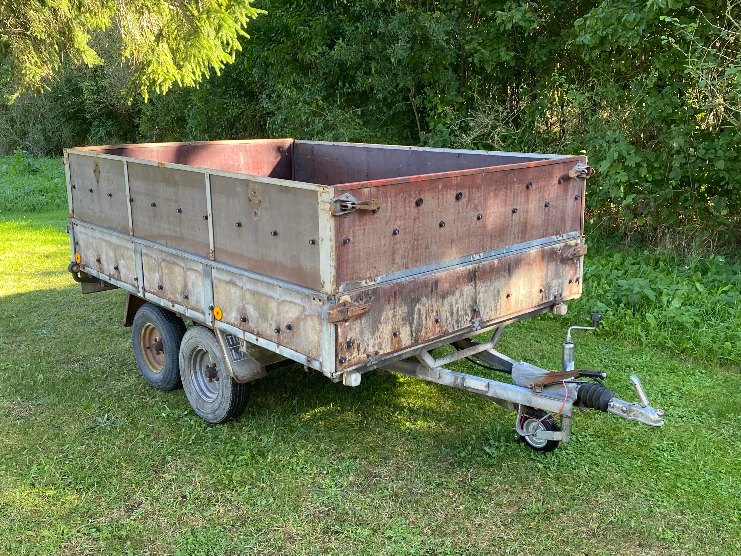 1000 kg trailer