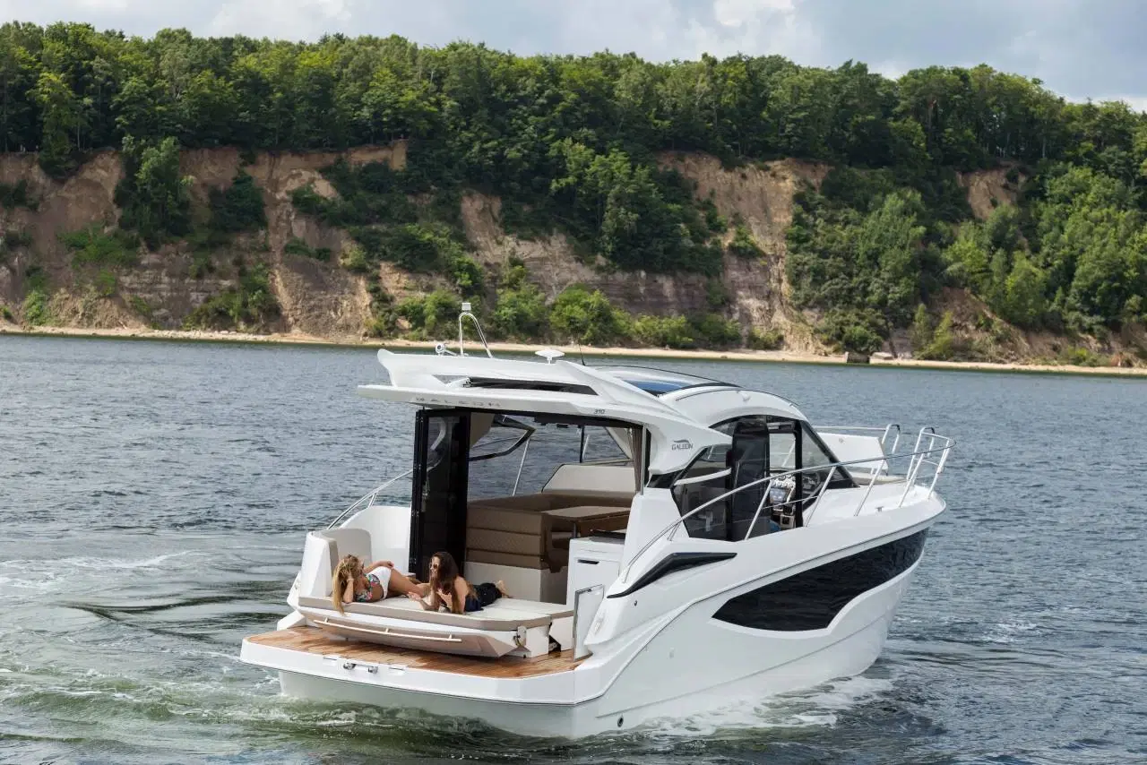 Galeon 370 HTC