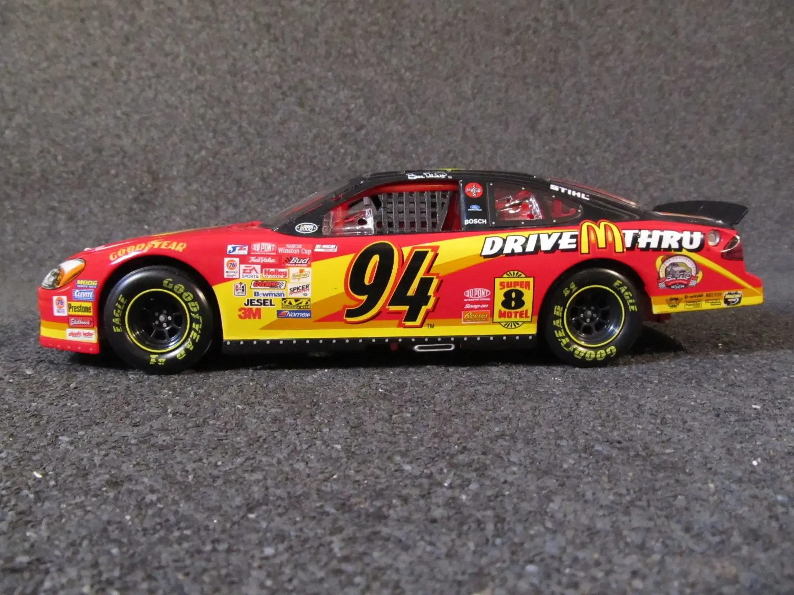 2000 Nascar Ford Taurus #94 1:18