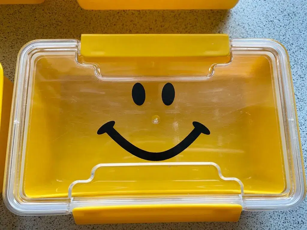 SMILEY opbevaringsbokse til salg