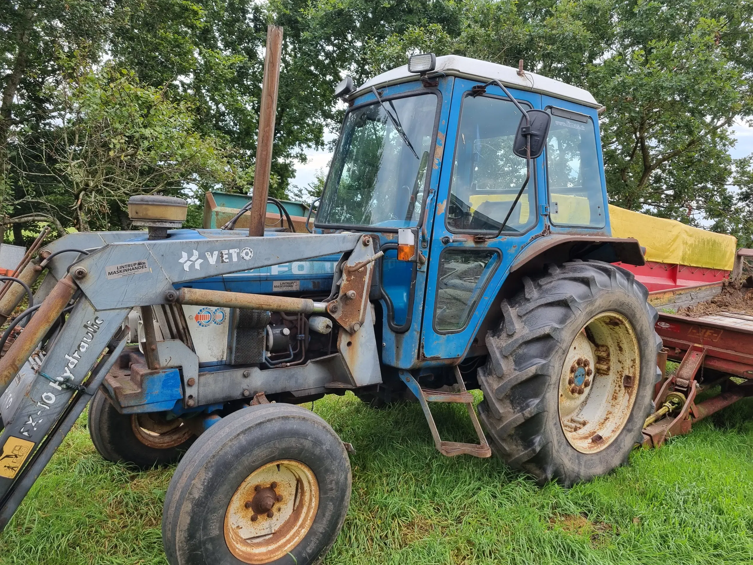 Ford 6610 med frontlæsser