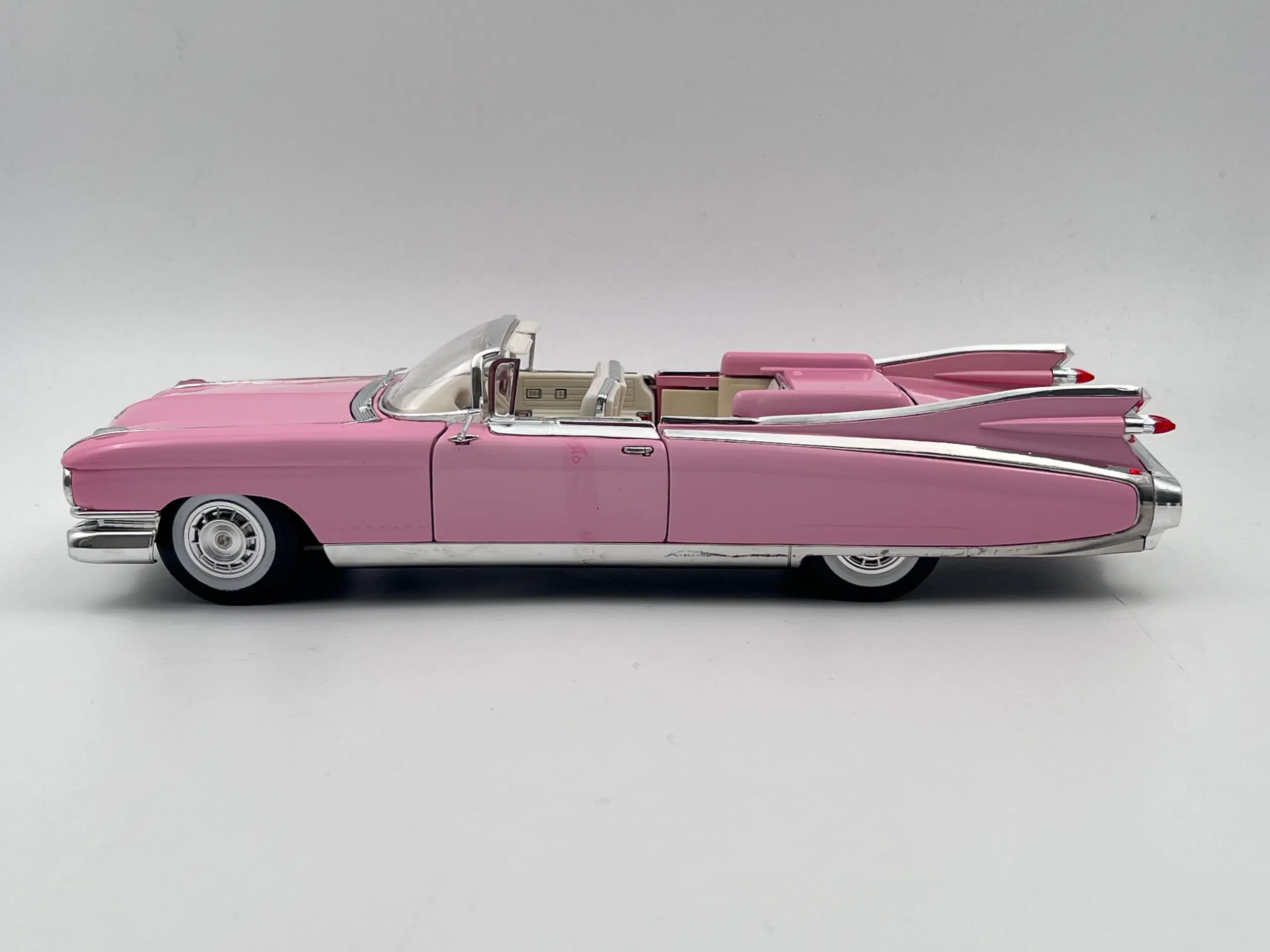 1959 Cadillac Eldorado Biarritz 1:18