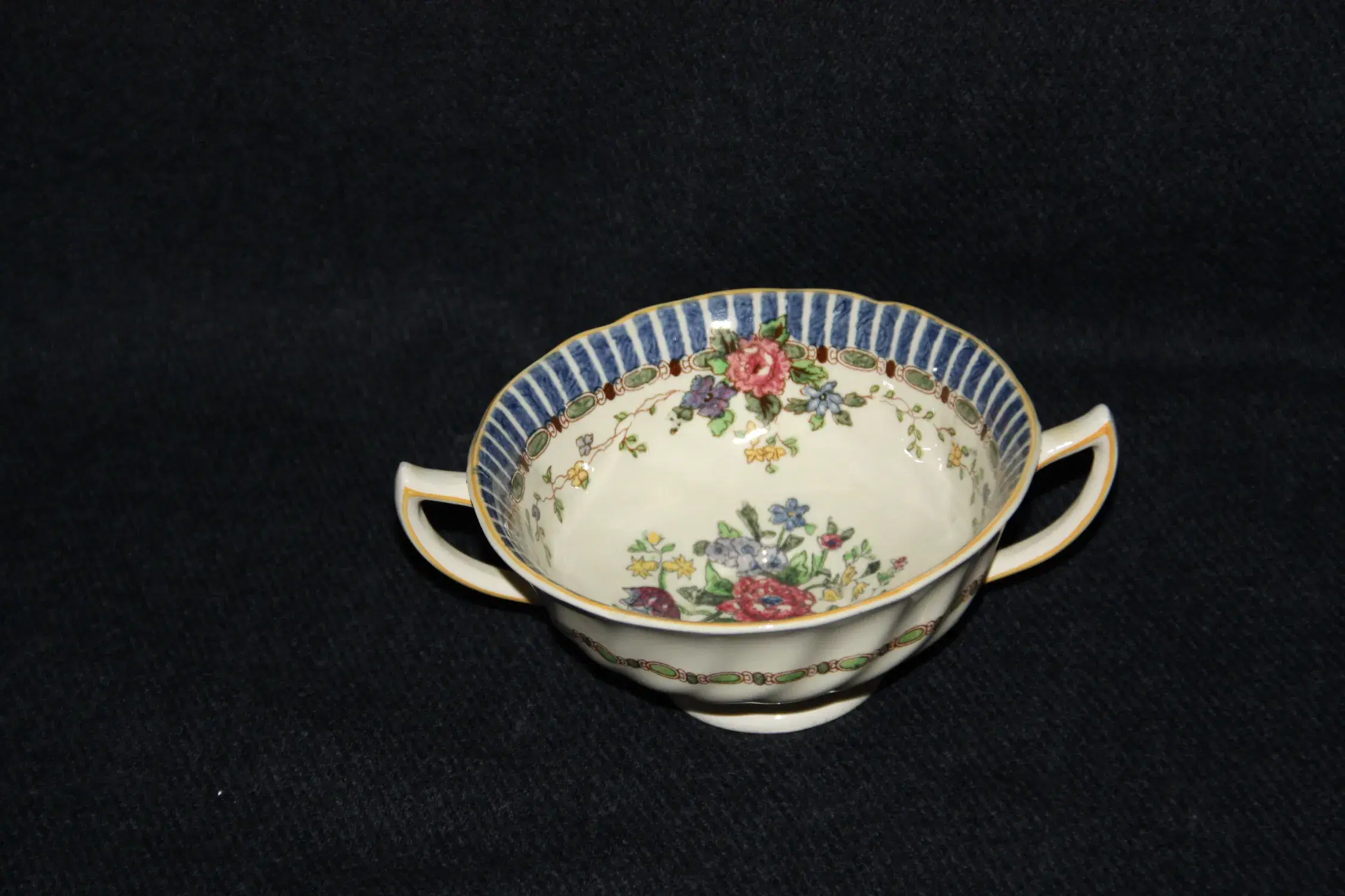 Bouillon kop Royal Doulton D5124 The Vernon