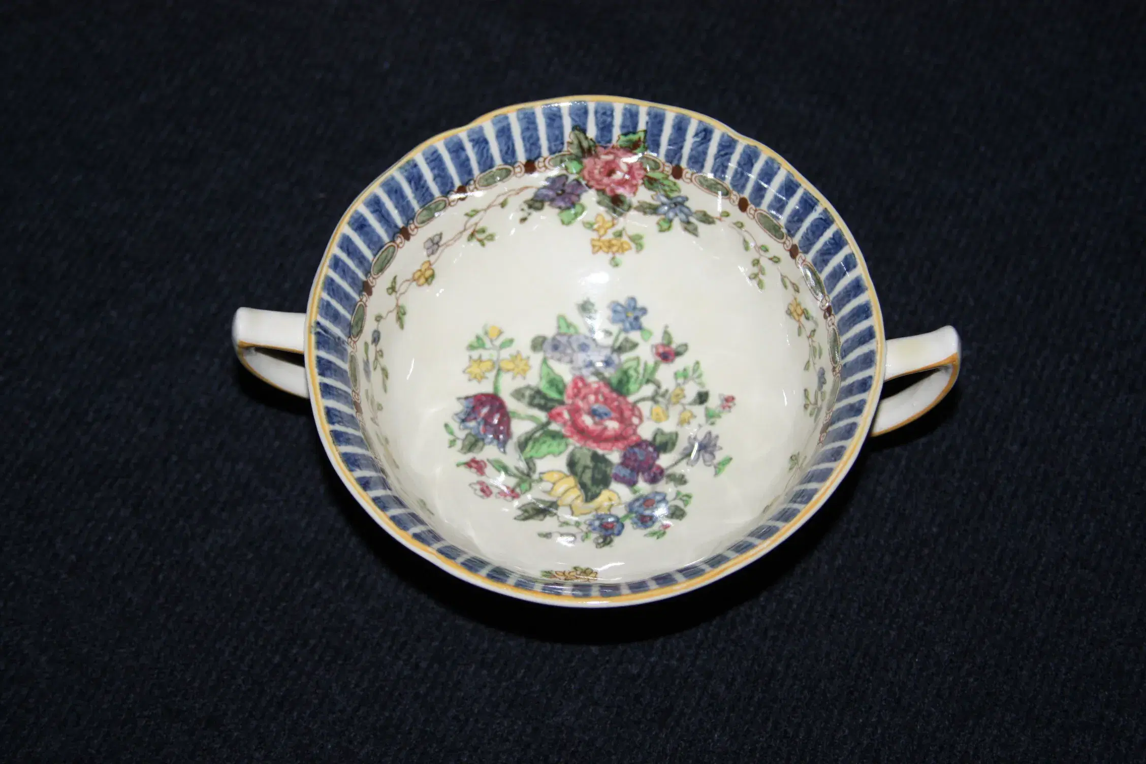 Bouillon kop Royal Doulton D5124 The Vernon