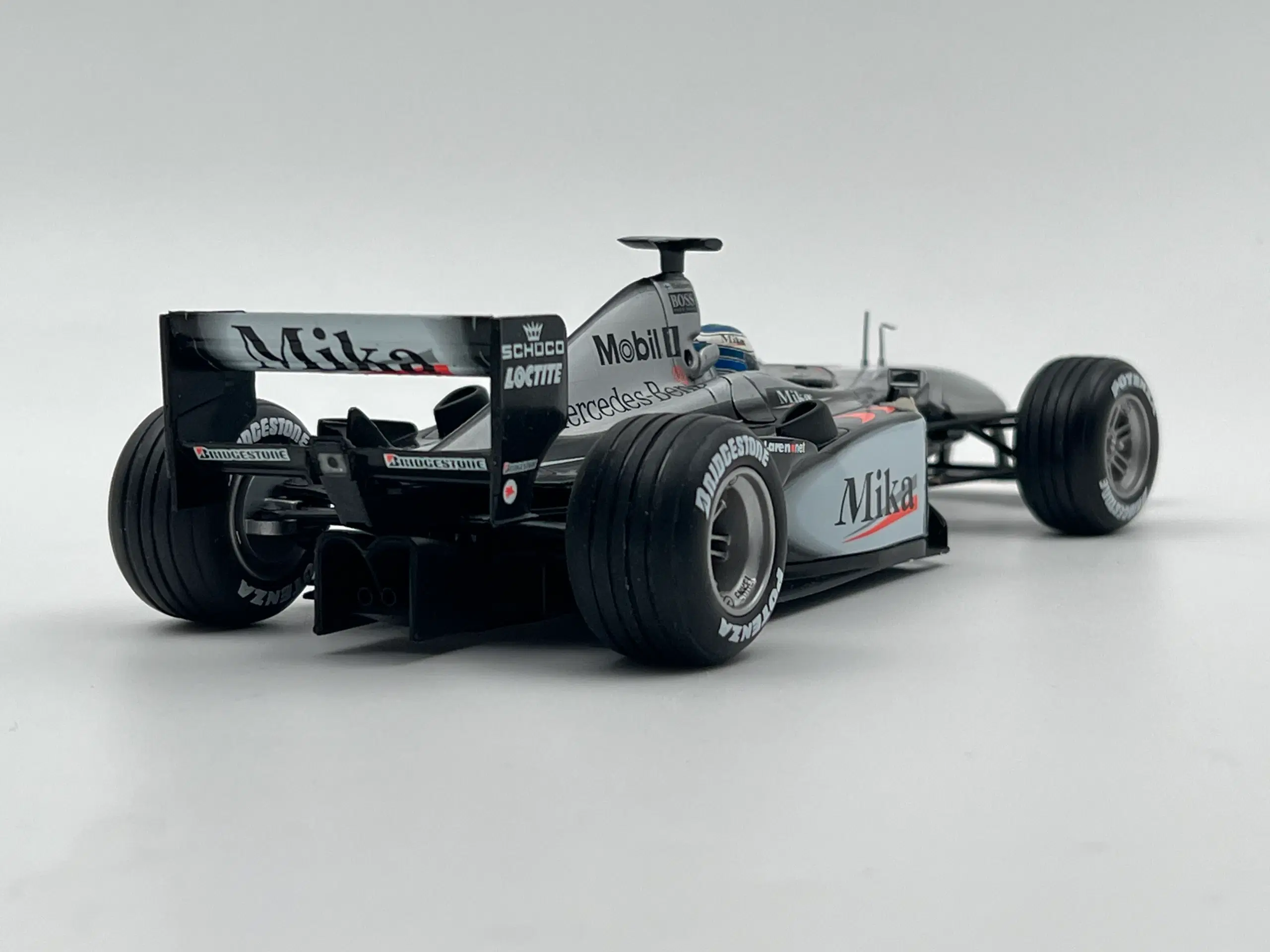 2000 McLaren-Mercedes MP4/15 #1 - 1:18