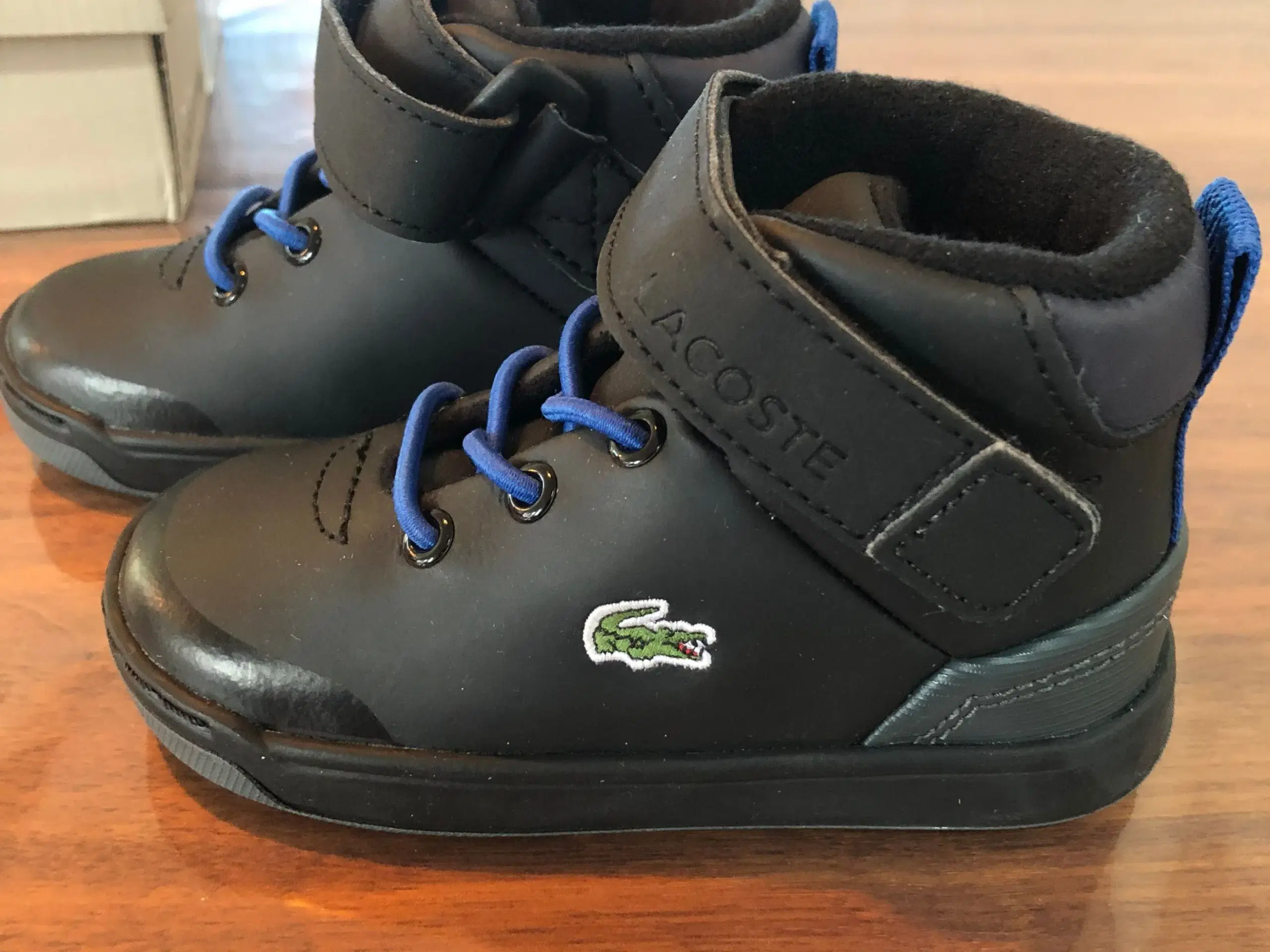 Lacoste sneakers str 21