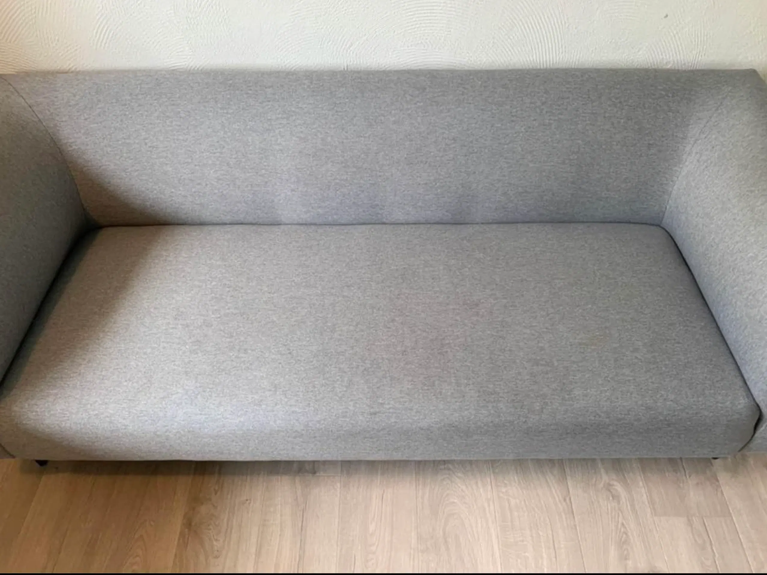 3 personers sofa i lysegrå