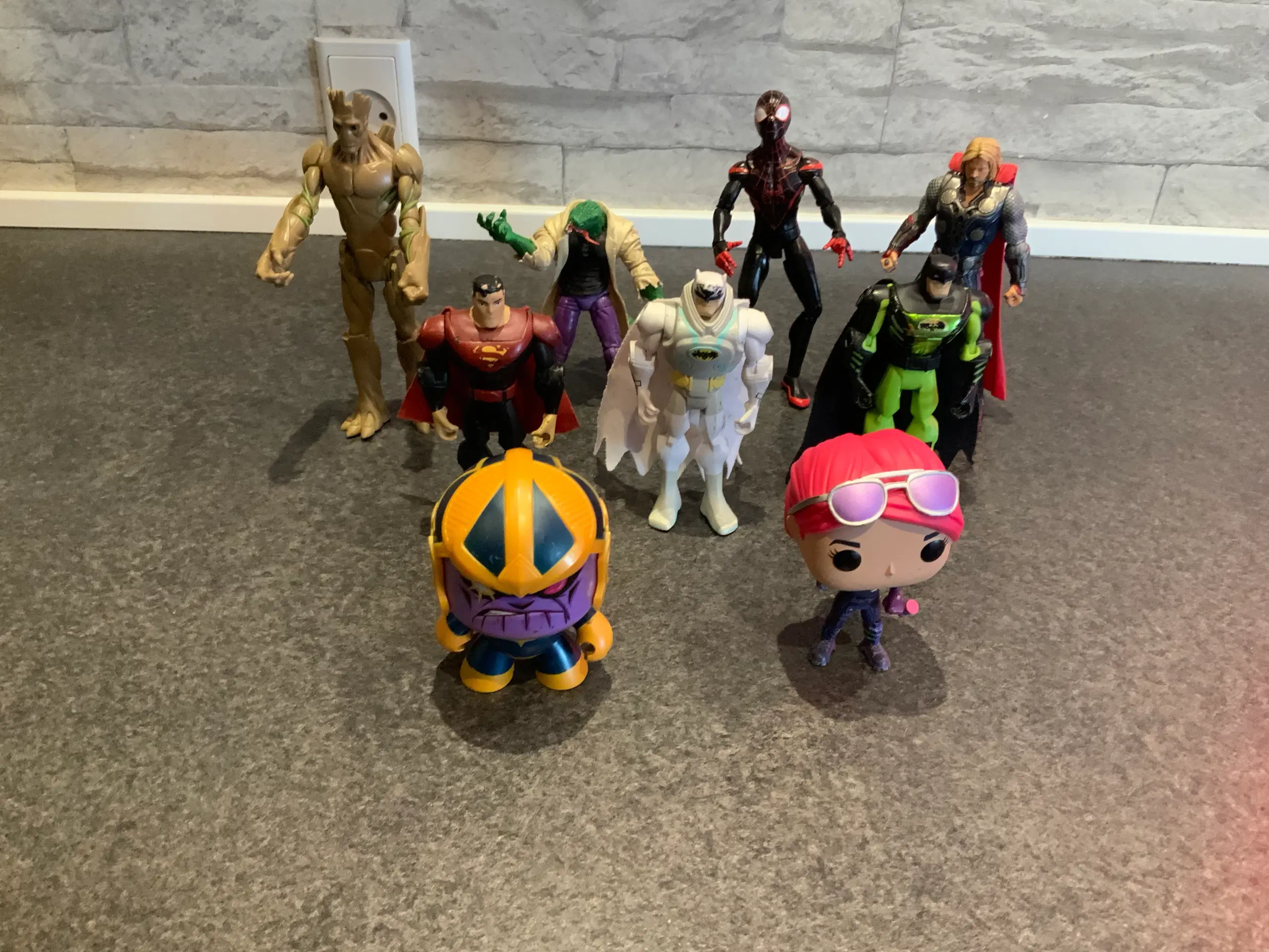 9 action figurer