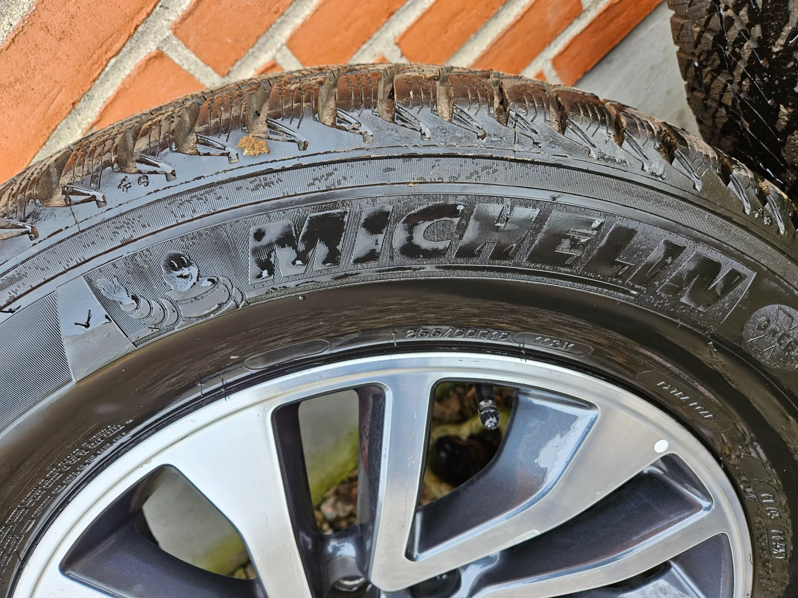 Nissan Navara originale fælge Michelin dæk