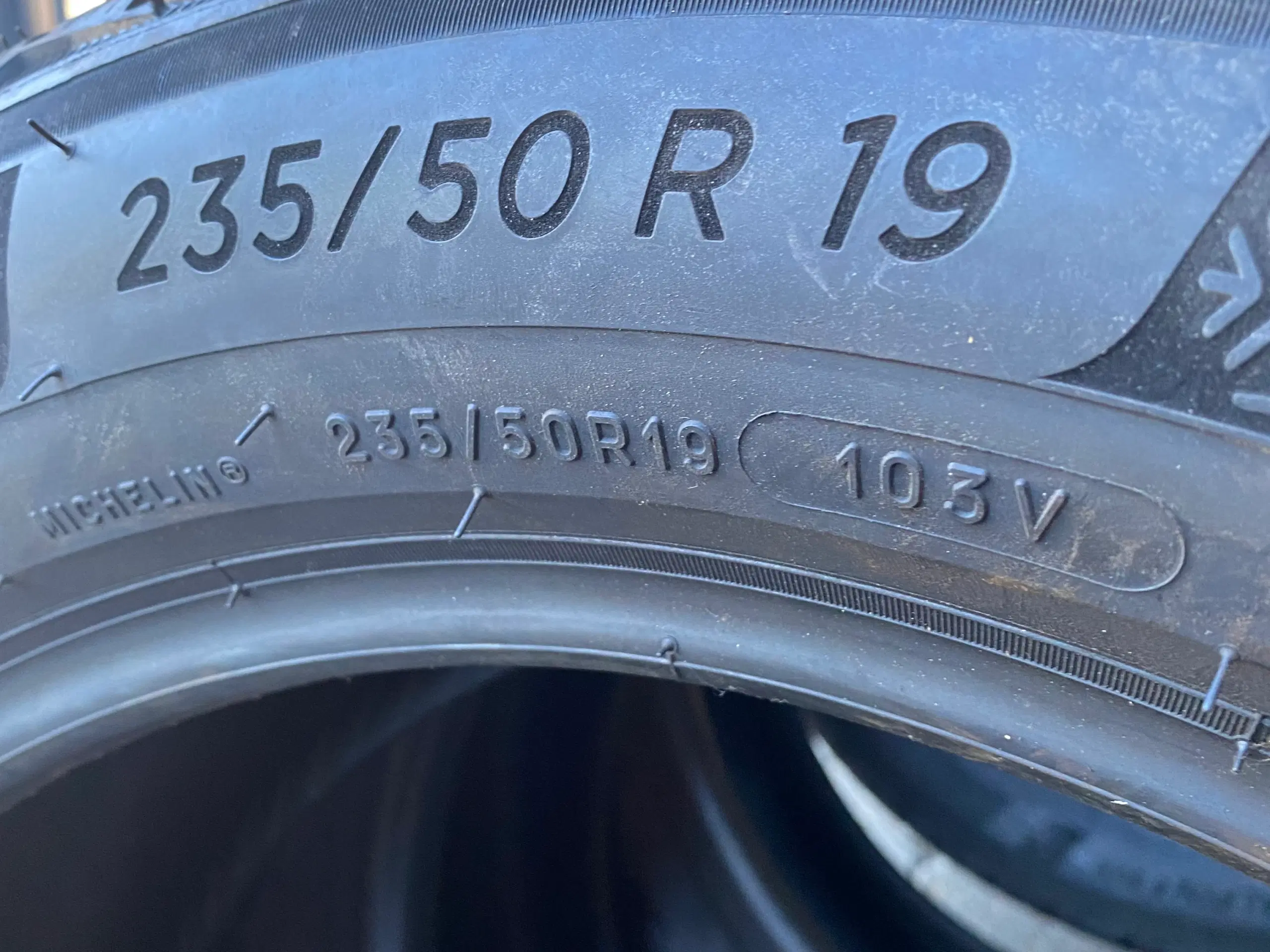 19”  235/50-19” Michelin Vinter