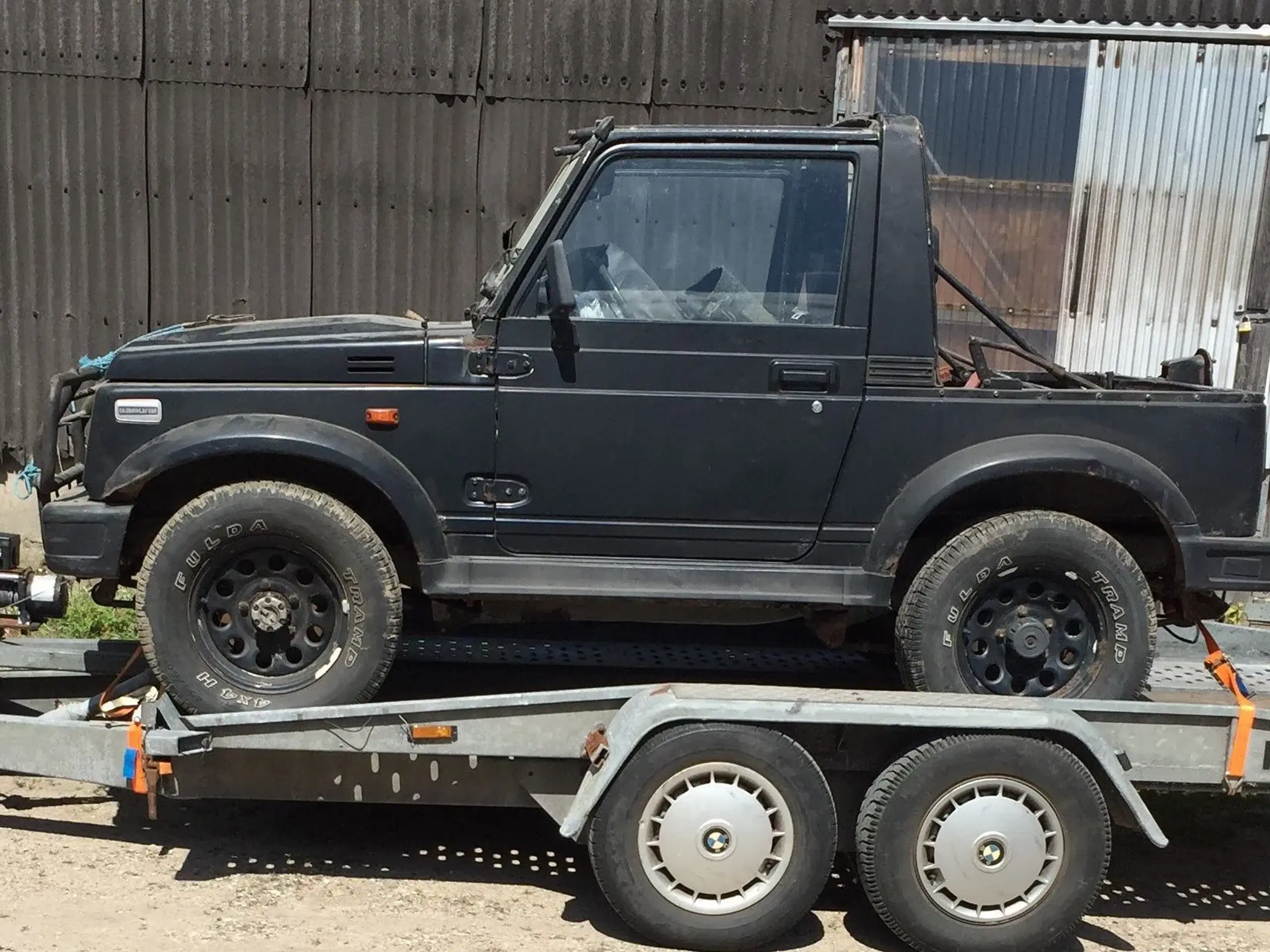 Suzuki Samurai købes til reservedele