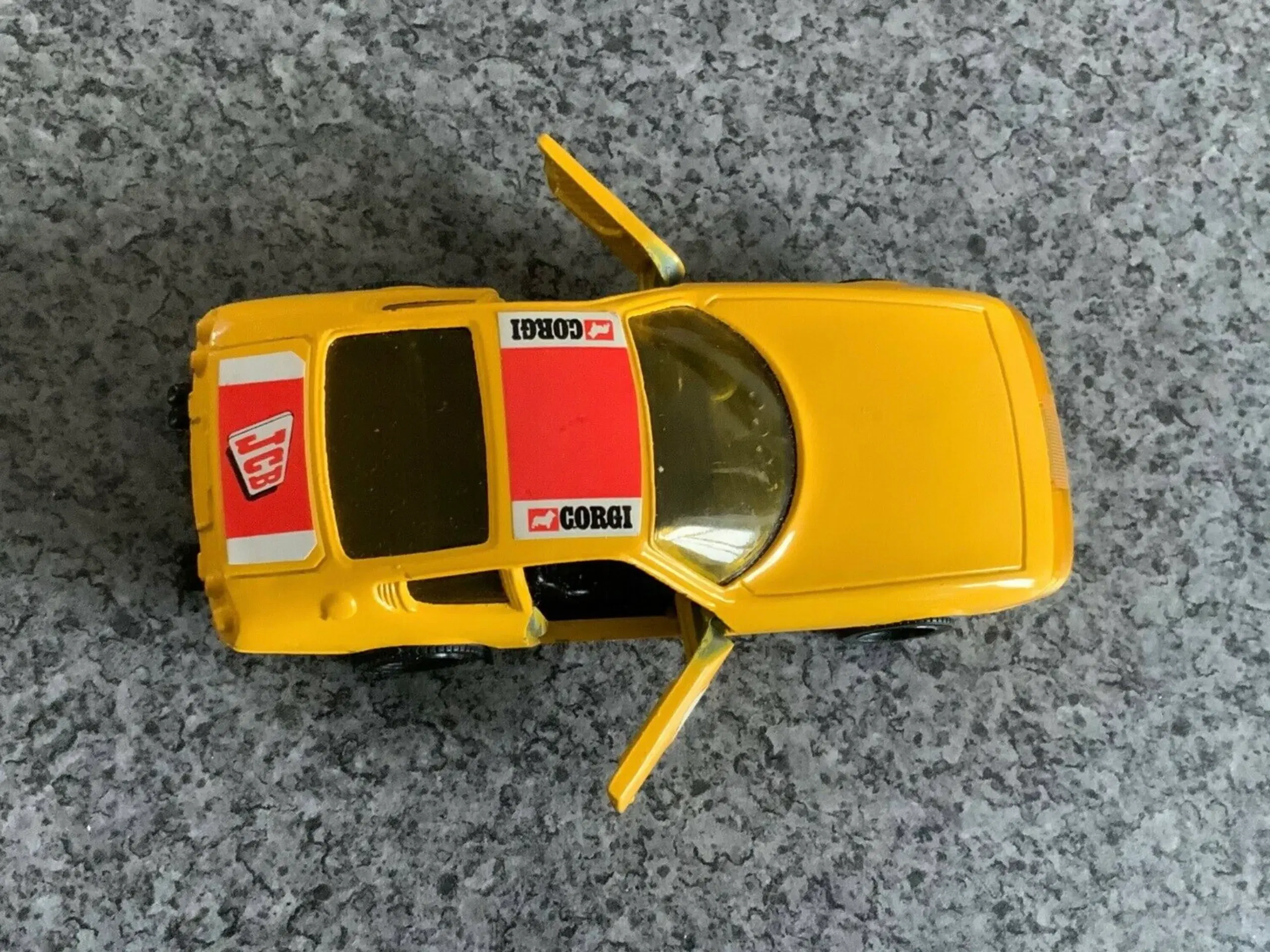 Corgi Toys No 324 Ferrari Daytona 365 JCB