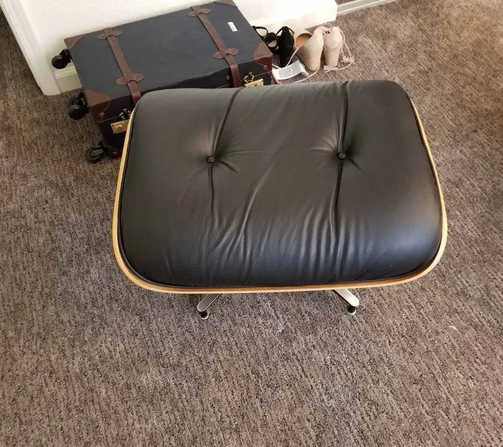 Herman Miller Eames Lounge Chair & Ottoman Authent