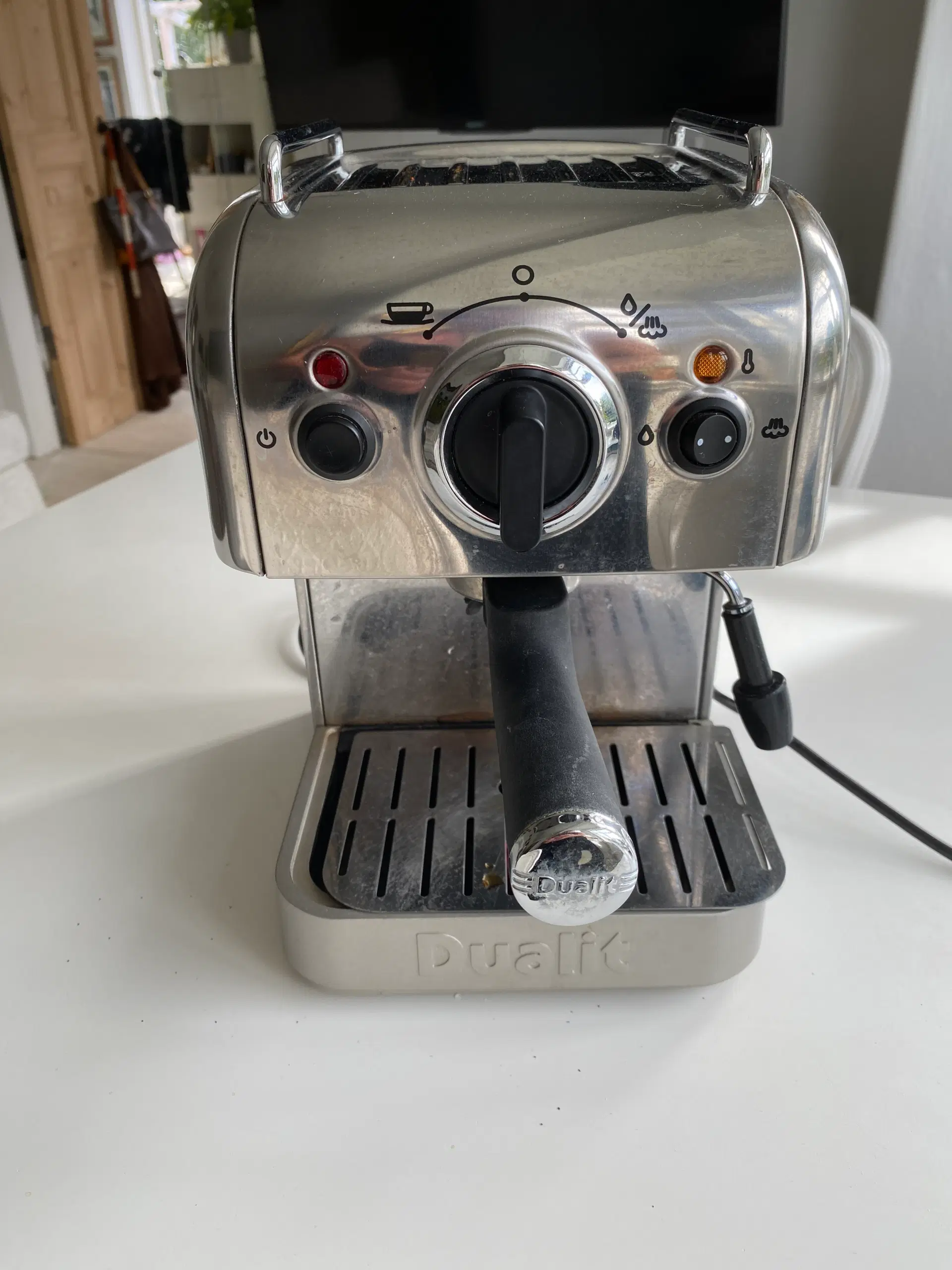 Espressomaskine Dualit Laver dejlig cafe latte