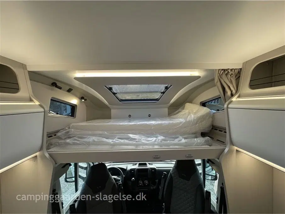 2024 - Adria Coral XL Plus 660 SL   Alkovemodel - VOGNEN ER PÅ LAGER