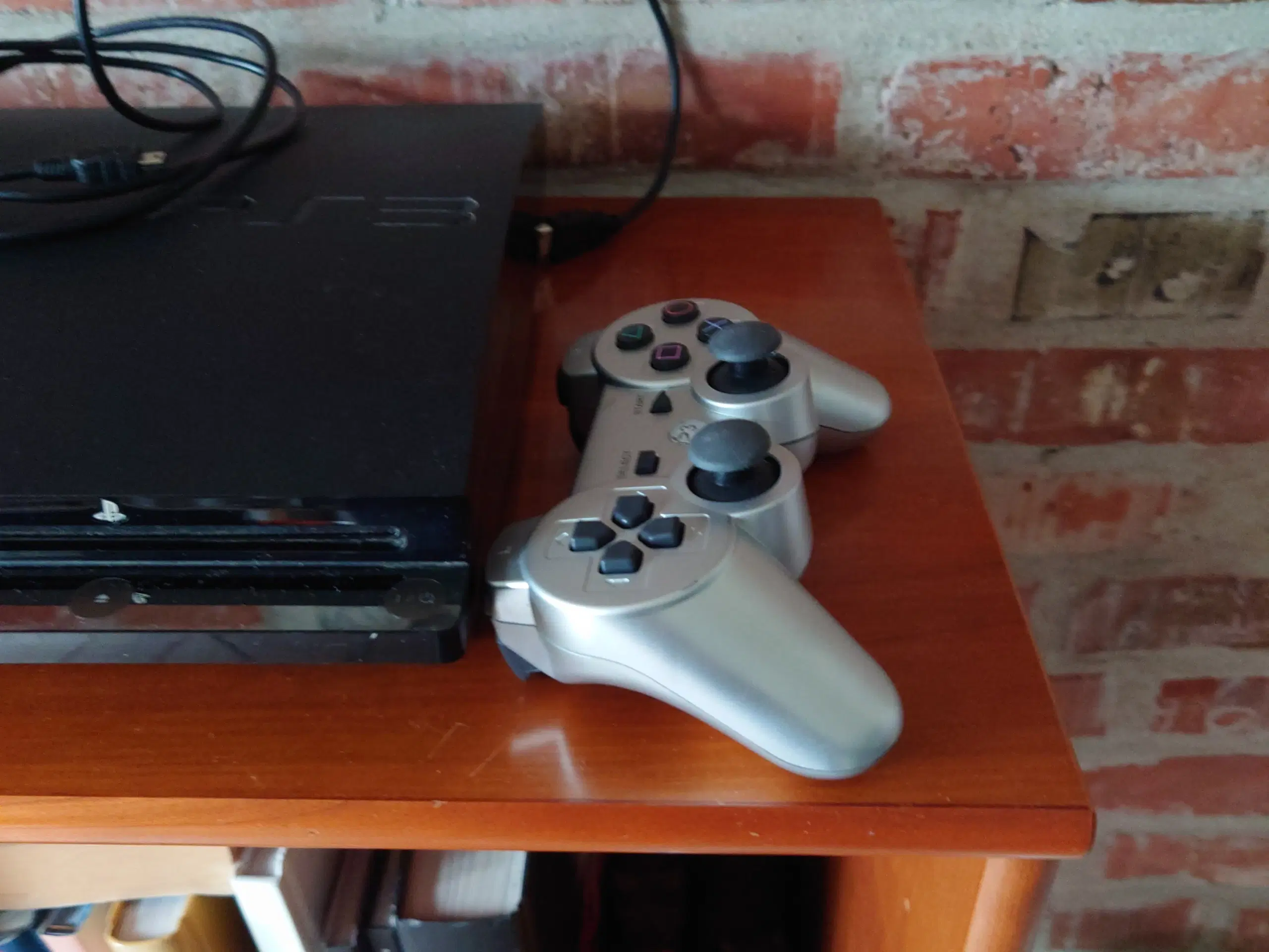 Playstation 3 med controllere