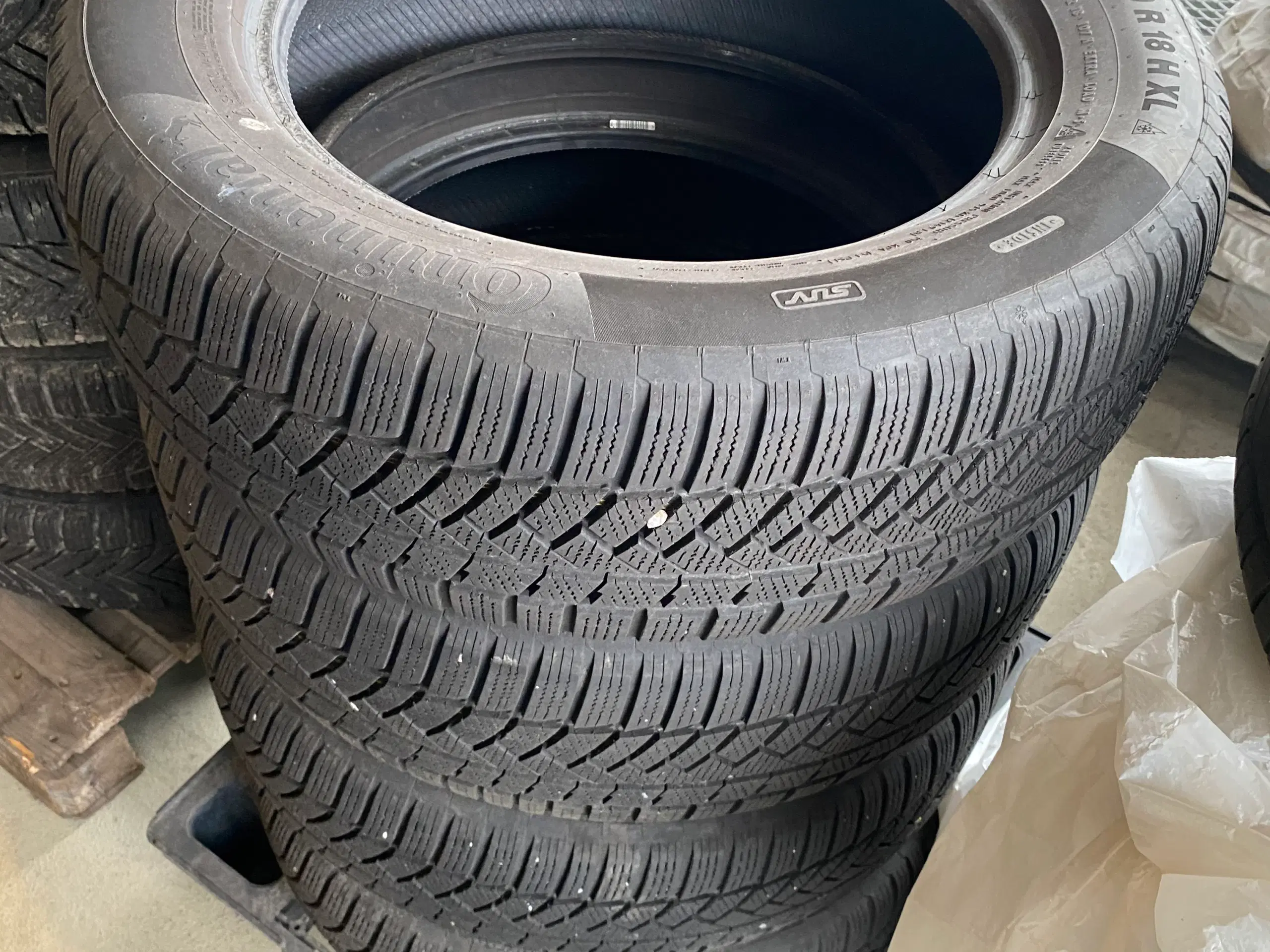 Continental vinterdæk 235/60 R18