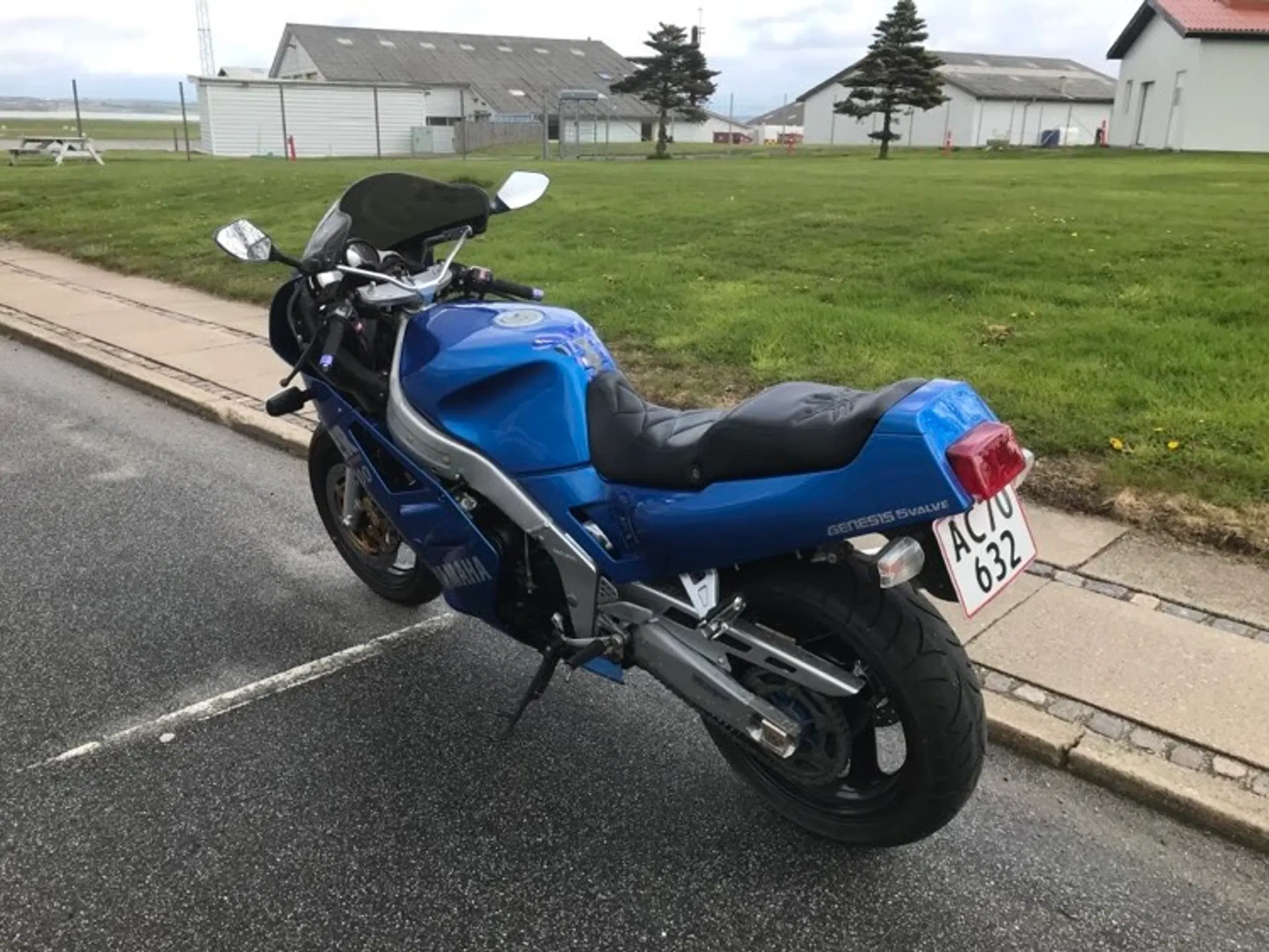 YAMAHA FZR 1000 nysynet