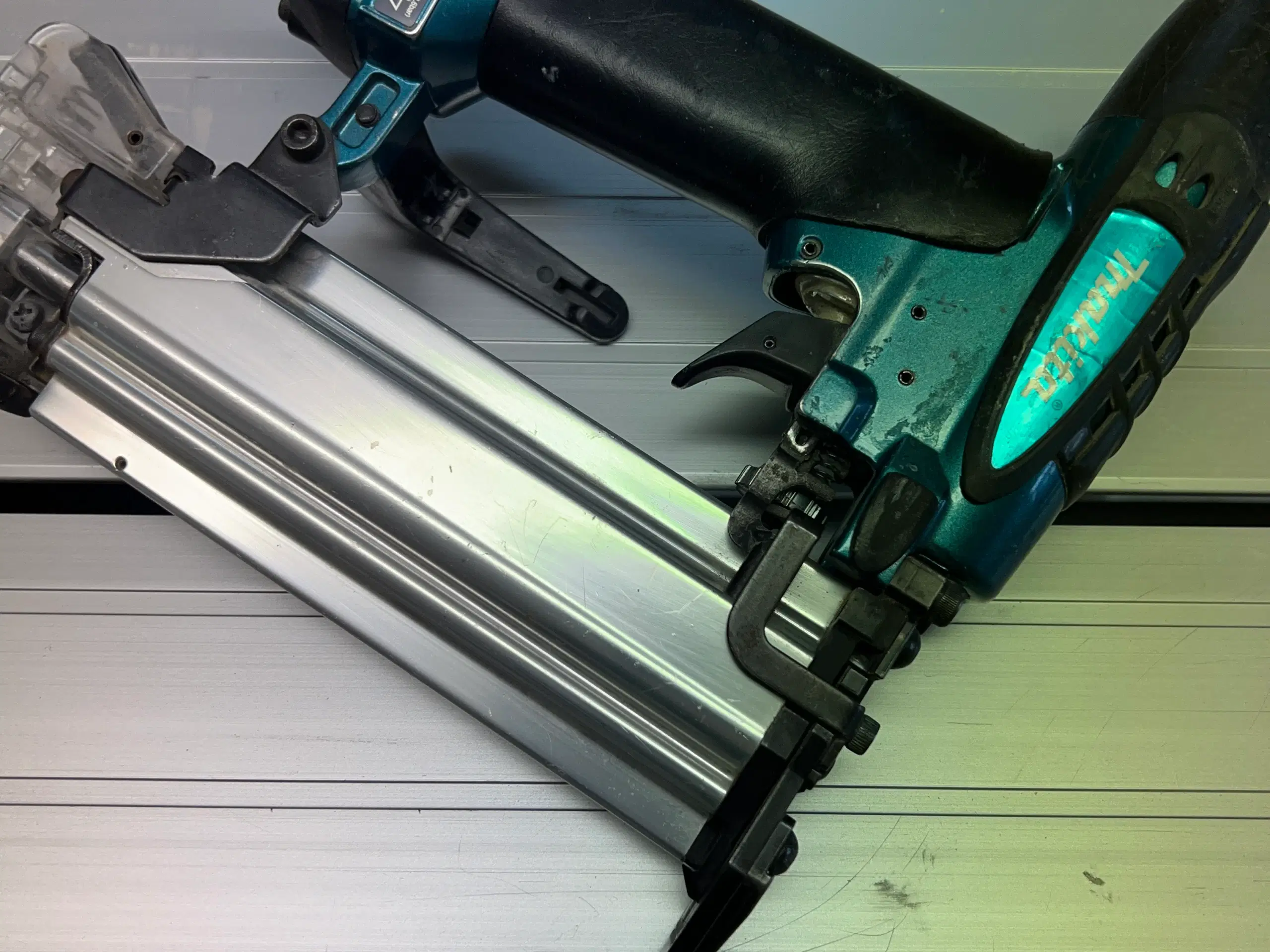 Makita AF550H