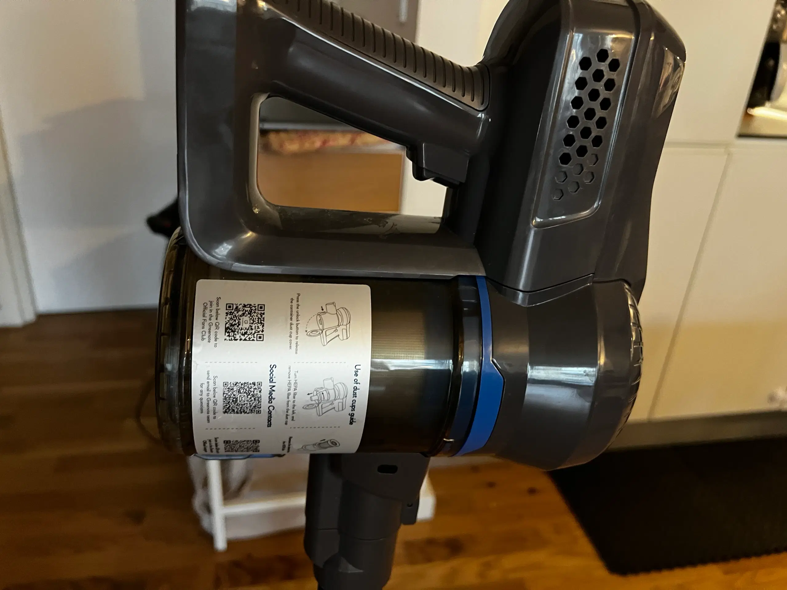 Cordless vacuum cleaner