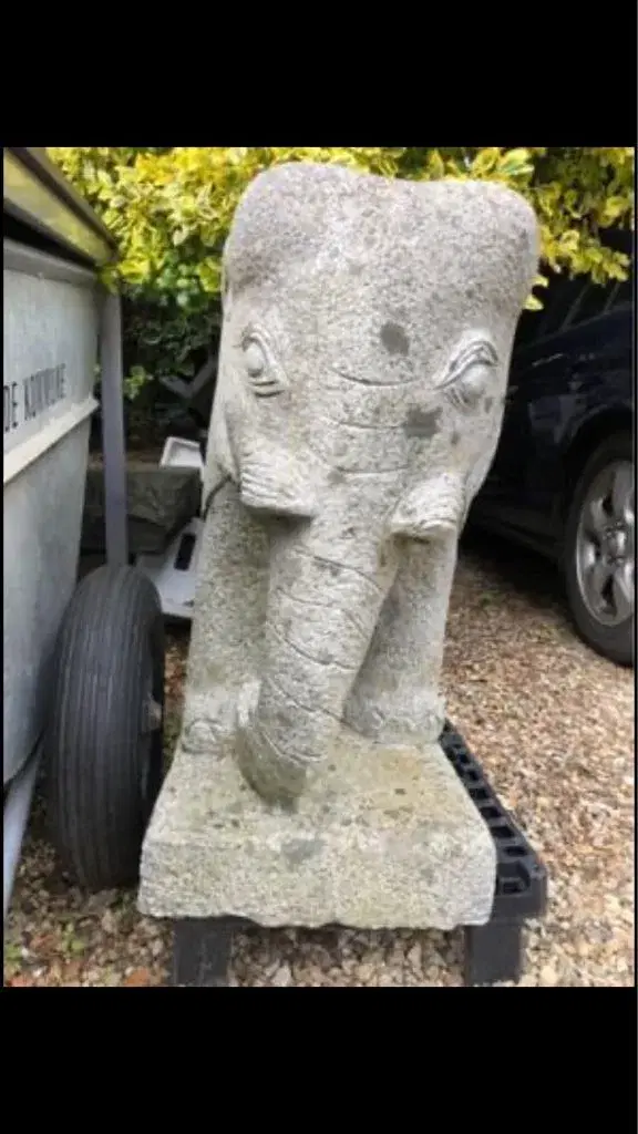 Granitelefant