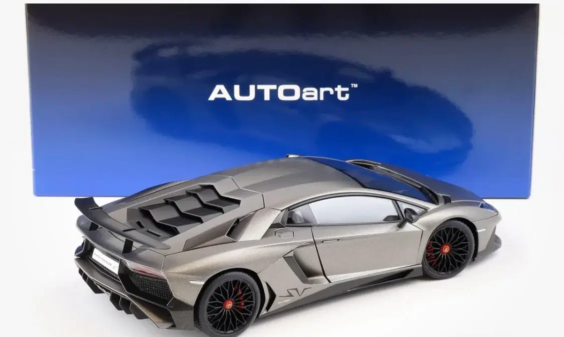 1:18 Lamborghini Avantador LP 750-4 SV