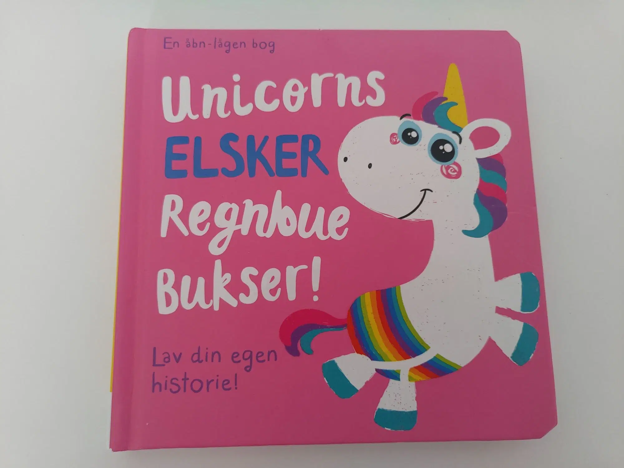 Unicorns Elsker Regnbuebukser! Bog Jenny Copper