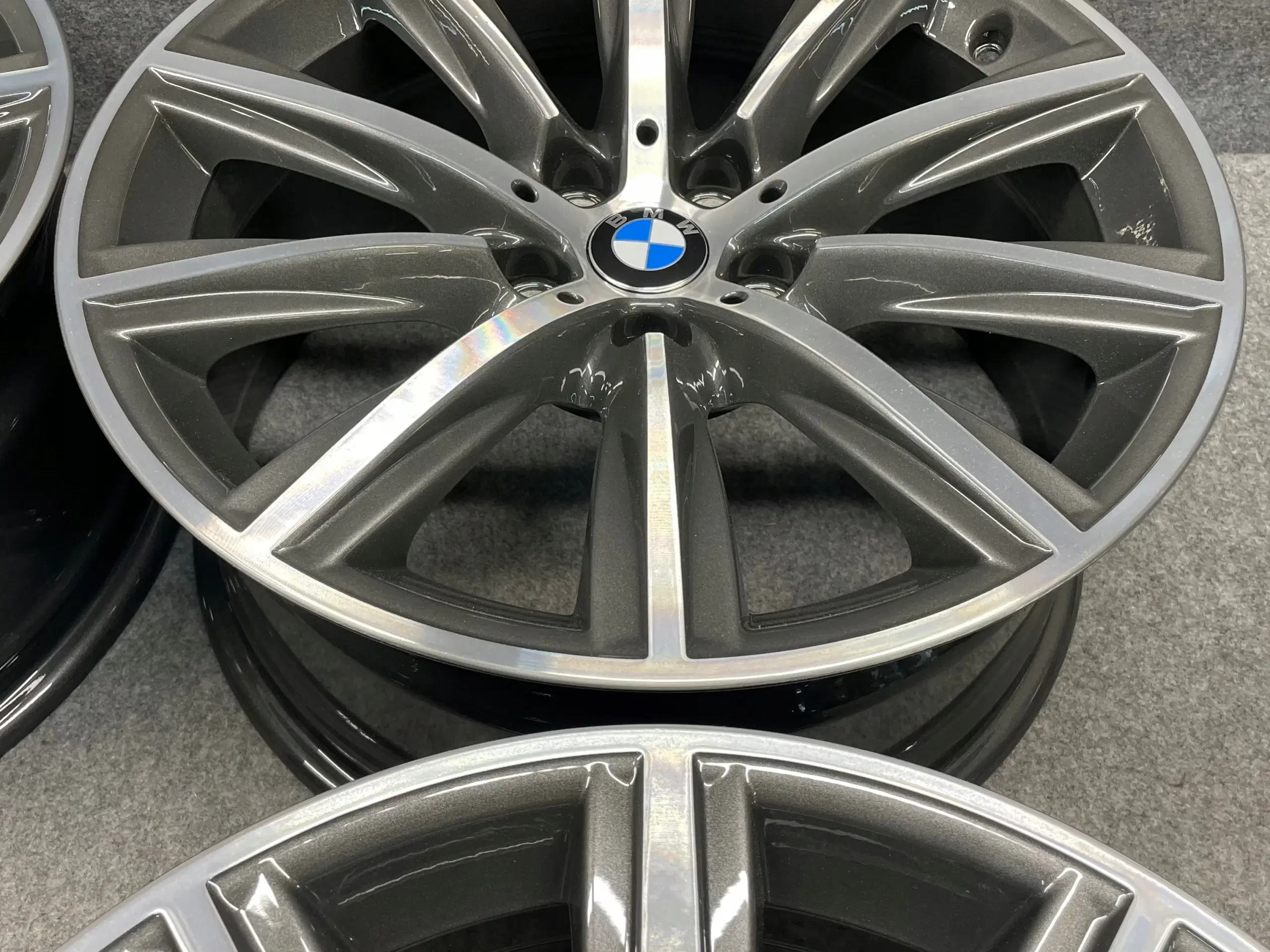 BMW G30 G31 684 80" x 18" 5x112 ET 30