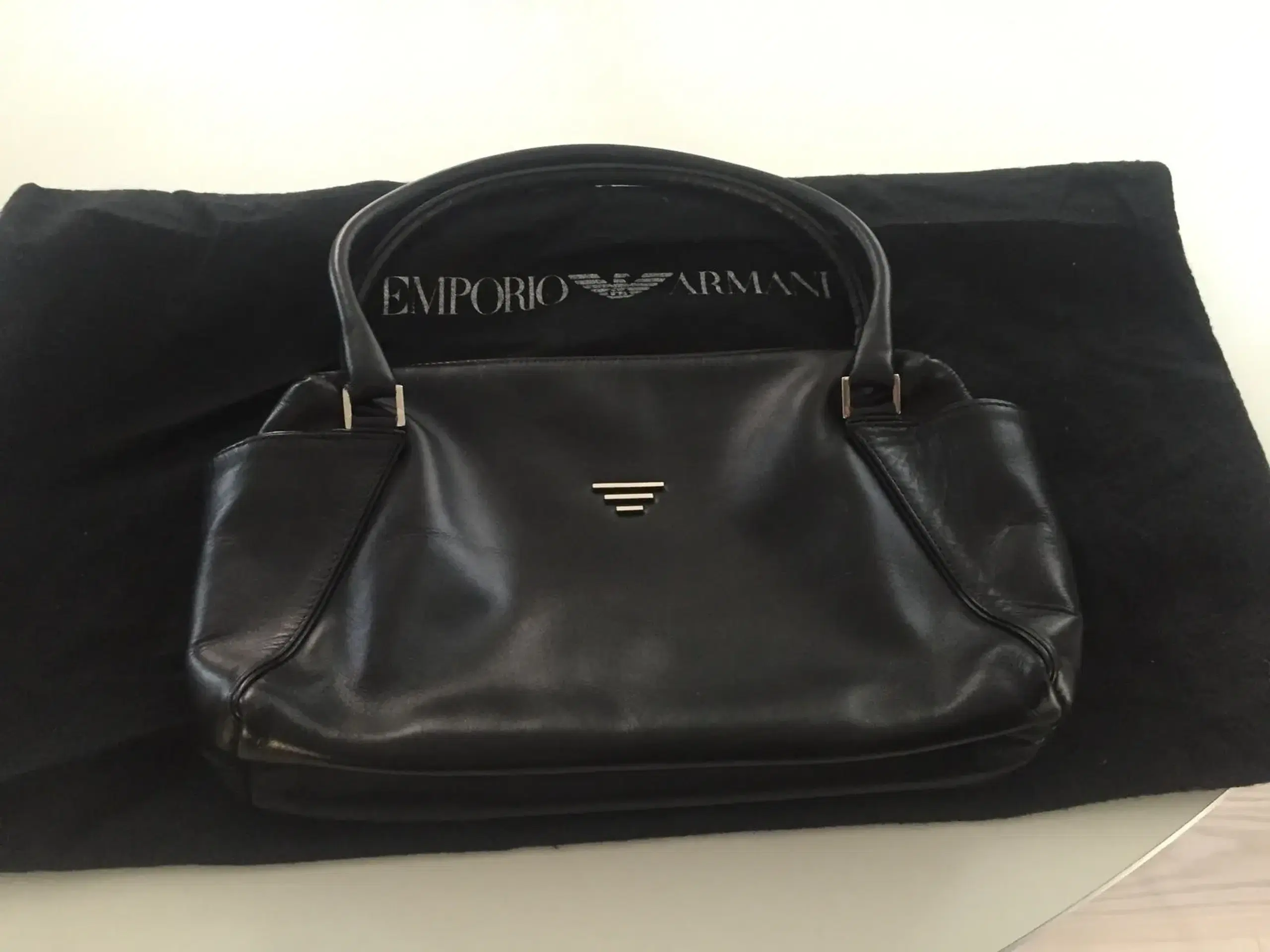 Sort skindtaske Emporio Armani