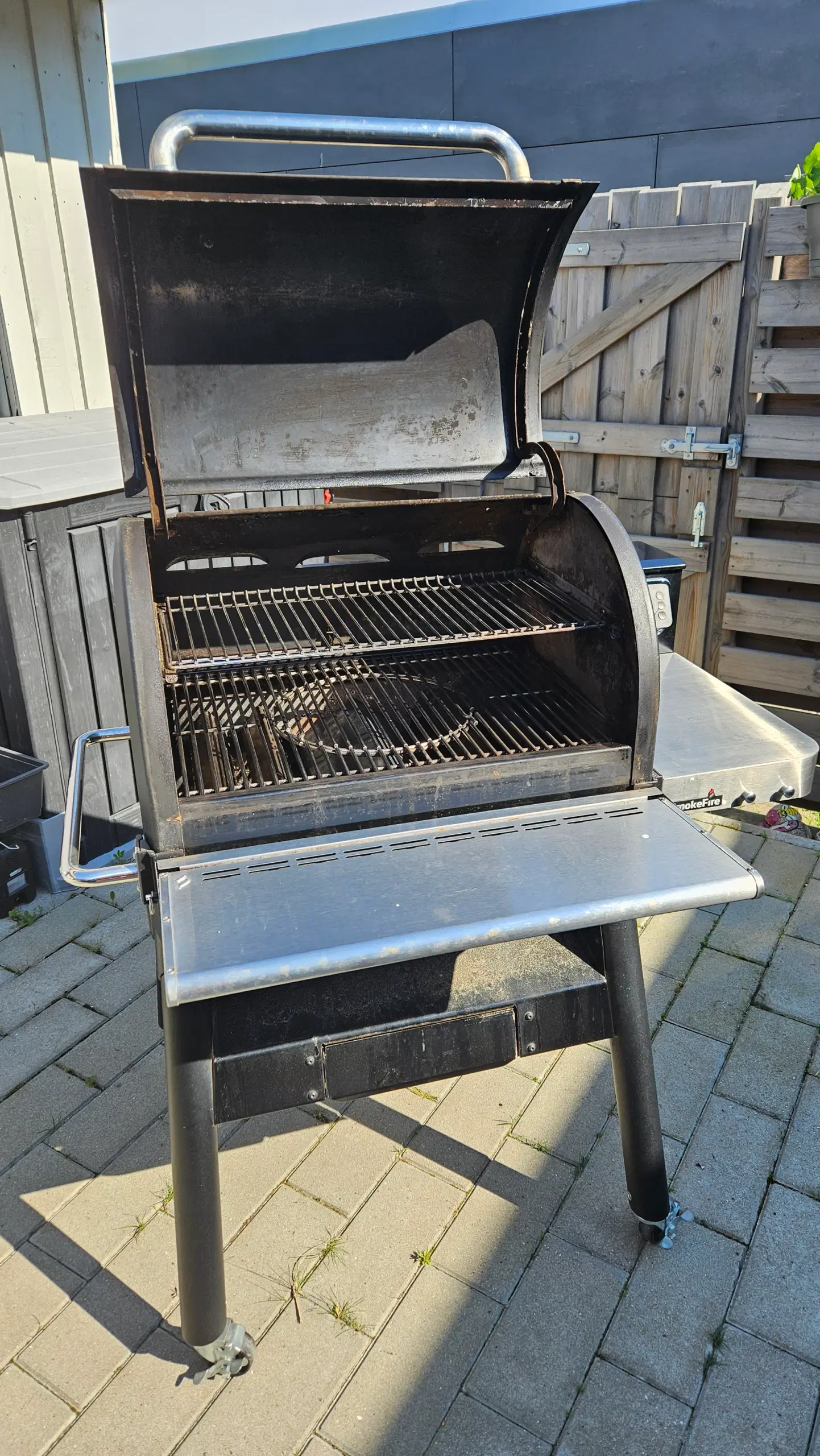 Weber SmokeFire pille grill