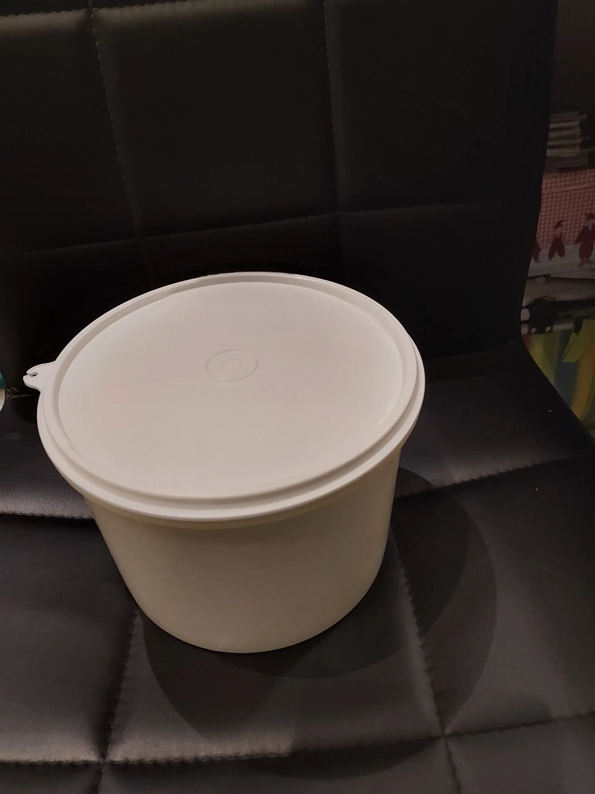 Tupperware beholder Ca 2 L