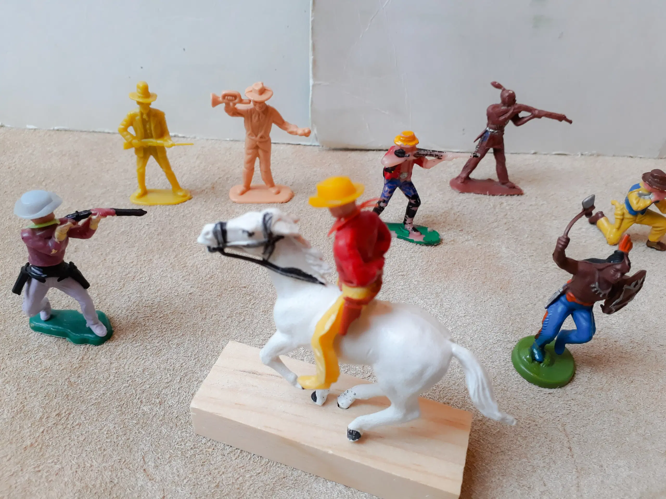 32 Dele Wild West Figurer