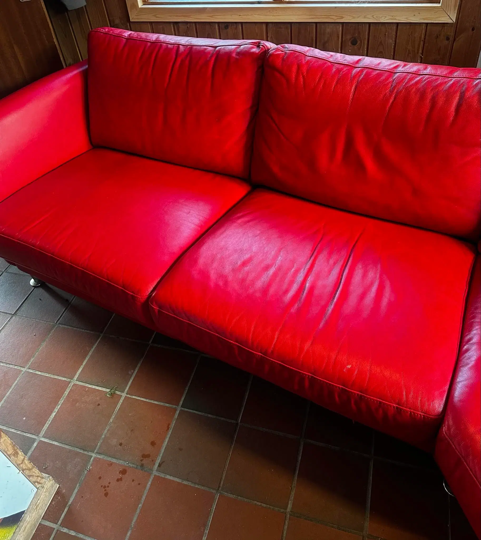 Rød lædersofa